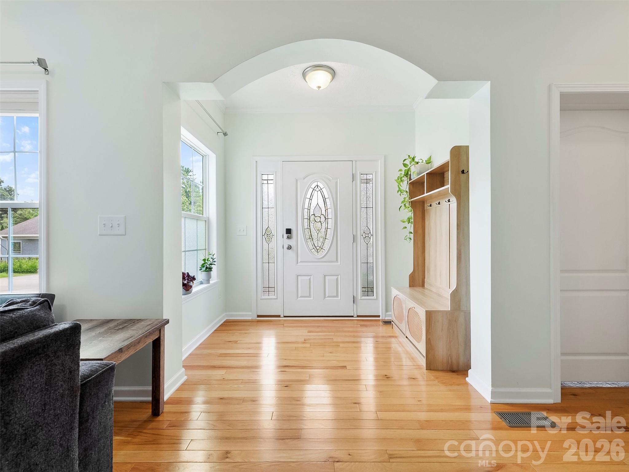Large Entry Foyer - 9 Farthings Drive, Arden