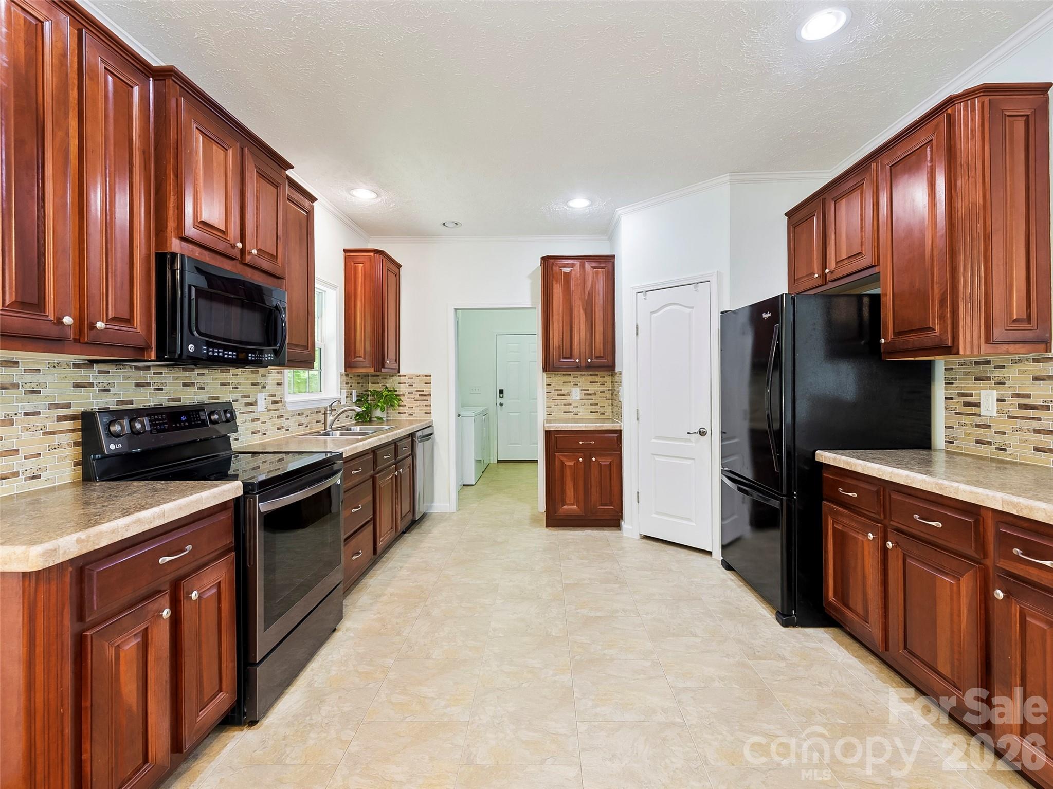 Single Family Residence at 9 Farthings Drive, Arden, photo 11 of 25