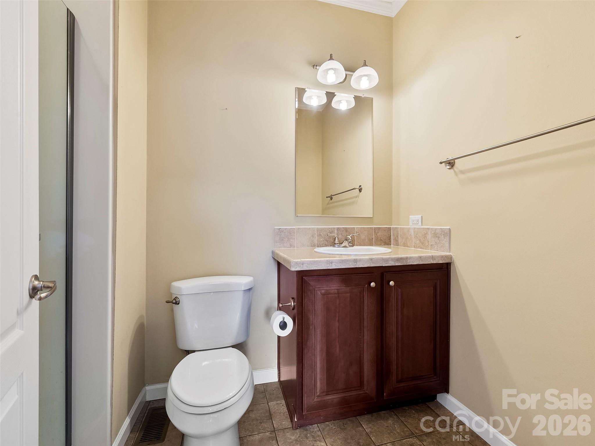 Bathroom #2 with walkin shower - 9 Farthings Drive, Arden