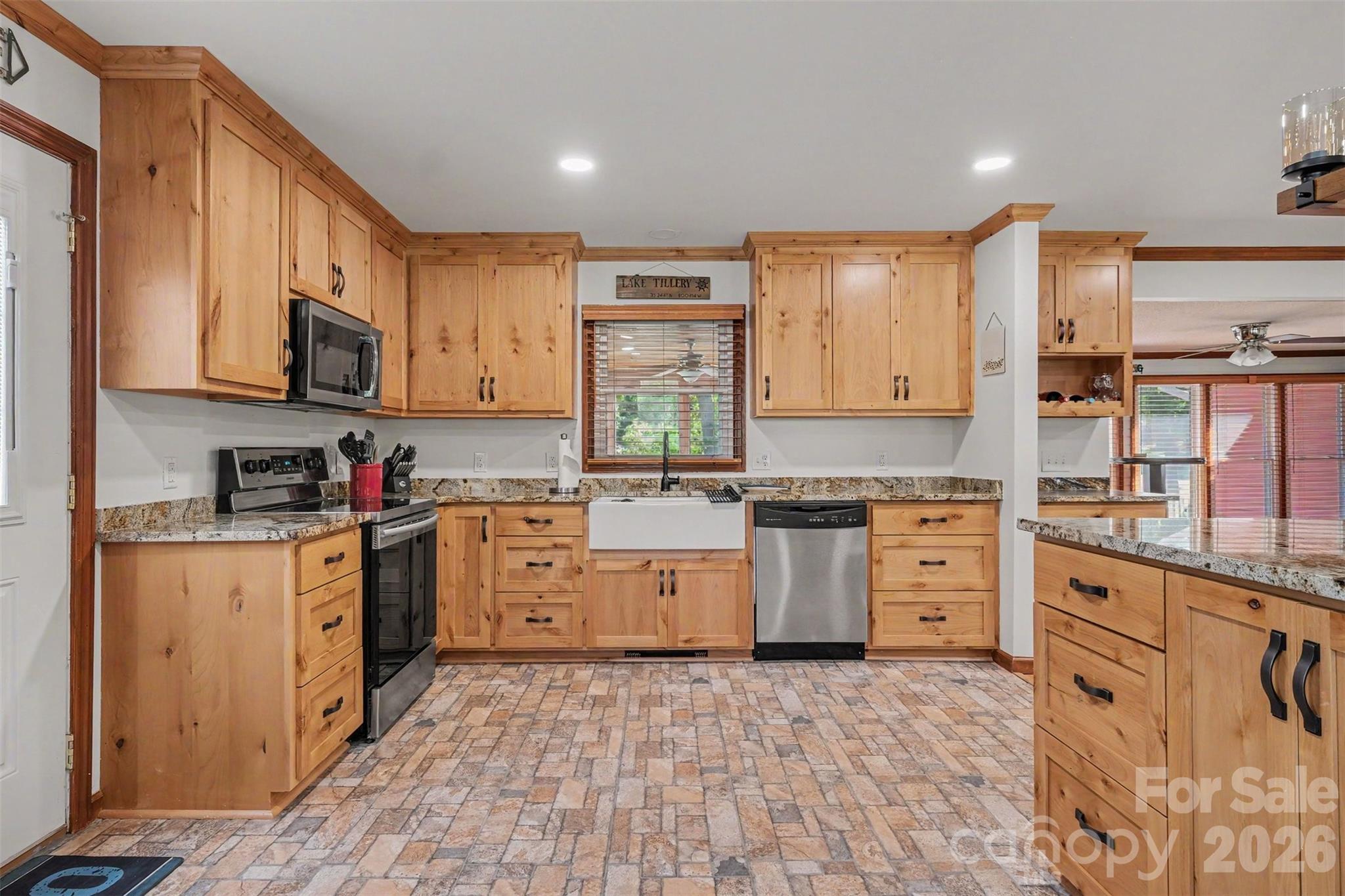 Single Family Residence at 551 Harbor Road, Norwood, photo 6 of 27