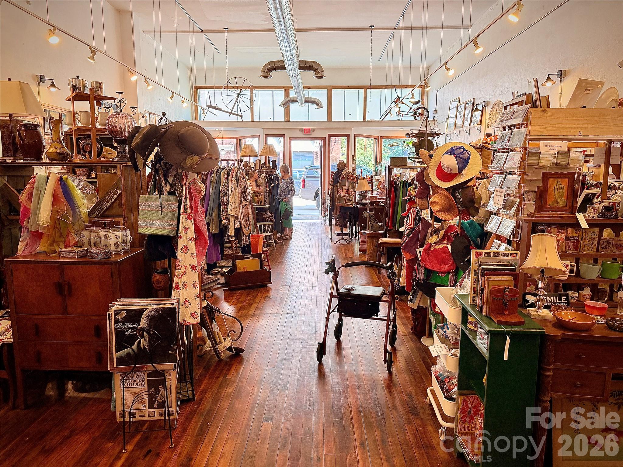 17’ ceilings - 20 S Main Street S, Marshall