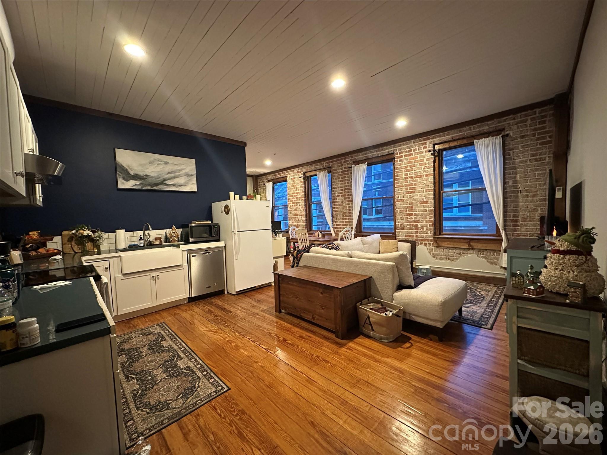 The 2 bedroom apartment... - 20 S Main Street S, Marshall