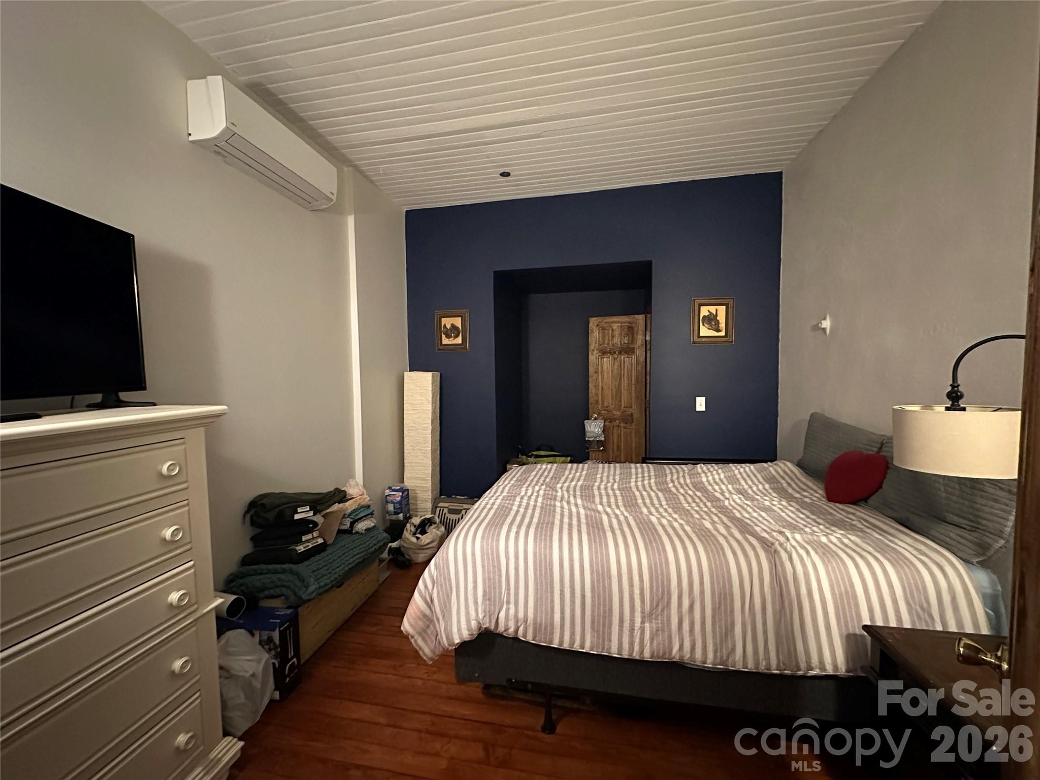Bedroom 2 - 20 S Main Street S, Marshall