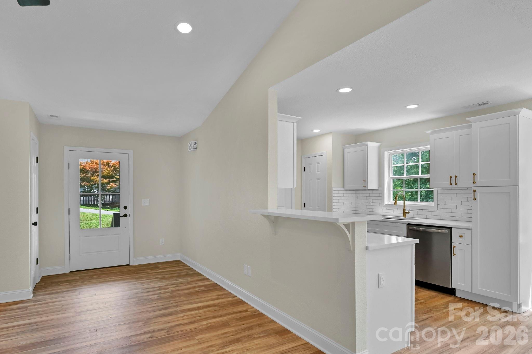 Single Family Residence at 157 Scarlett Ridge Drive, Marshall, photo 15 of 48