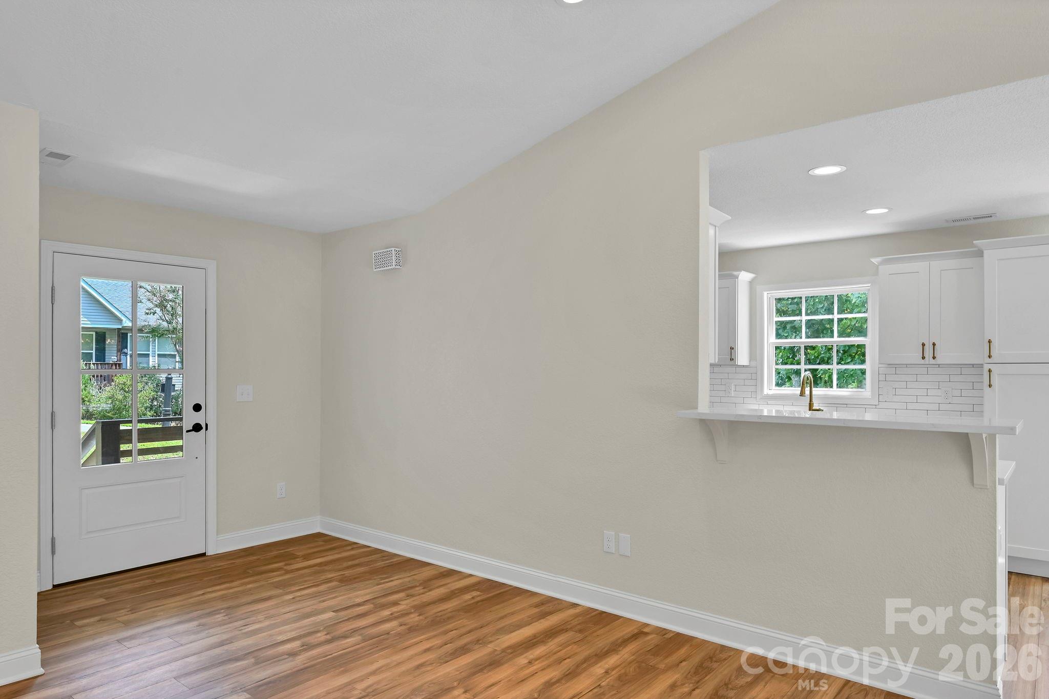 Single Family Residence at 157 Scarlett Ridge Drive, Marshall, photo 17 of 48