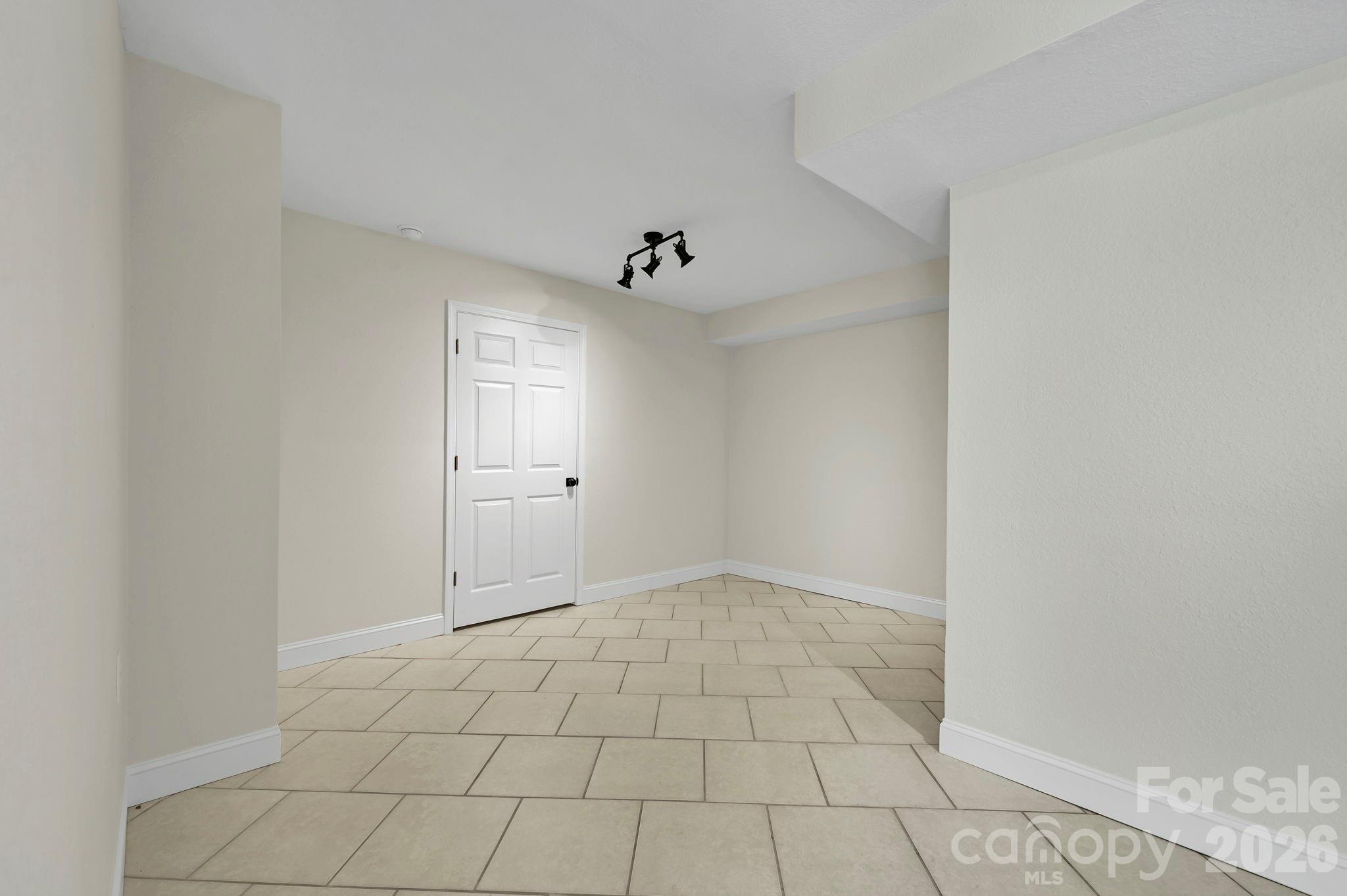 Single Family Residence at 157 Scarlett Ridge Drive, Marshall, photo 34 of 48