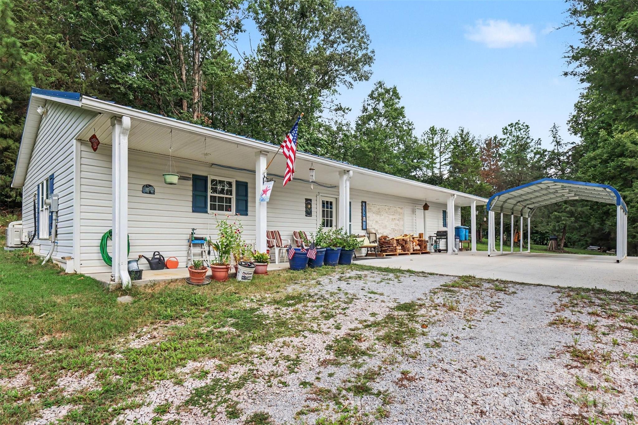 Single Family Residence at 9324 Simpson Road, Waxhaw, photo 10 of 17