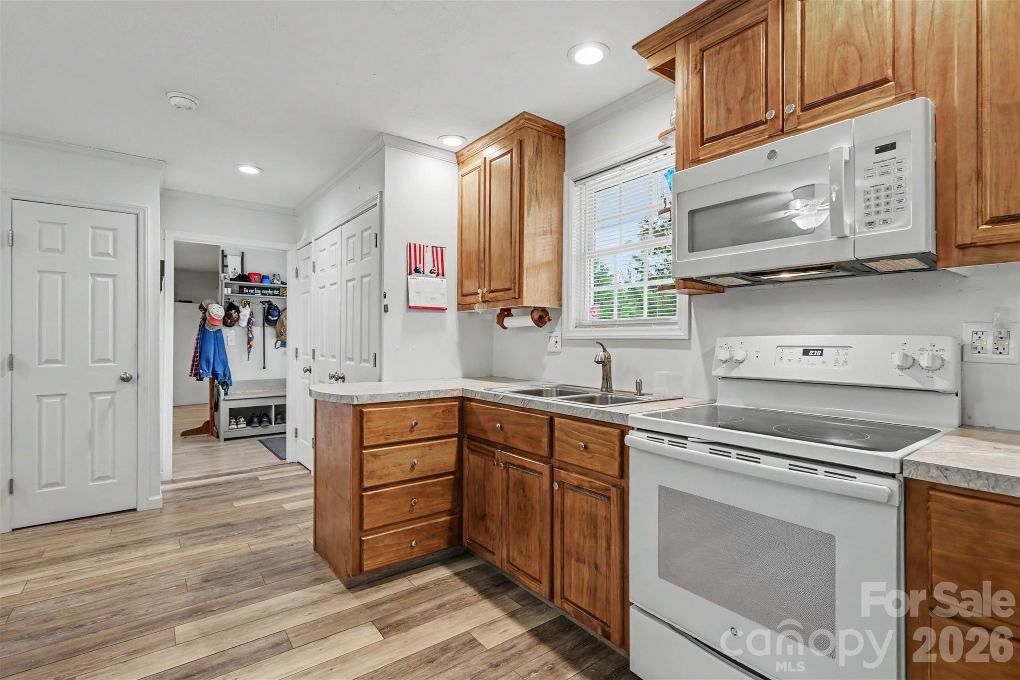 Single Family Residence at 9324 Simpson Road, Waxhaw, photo 4 of 17