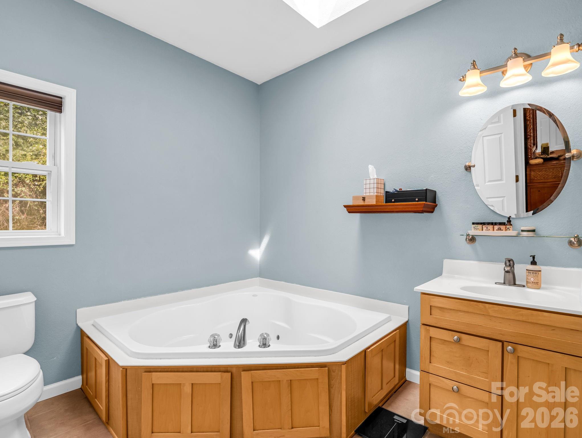 The second primary bath - 136 Limousine Lane, Pisgah Forest