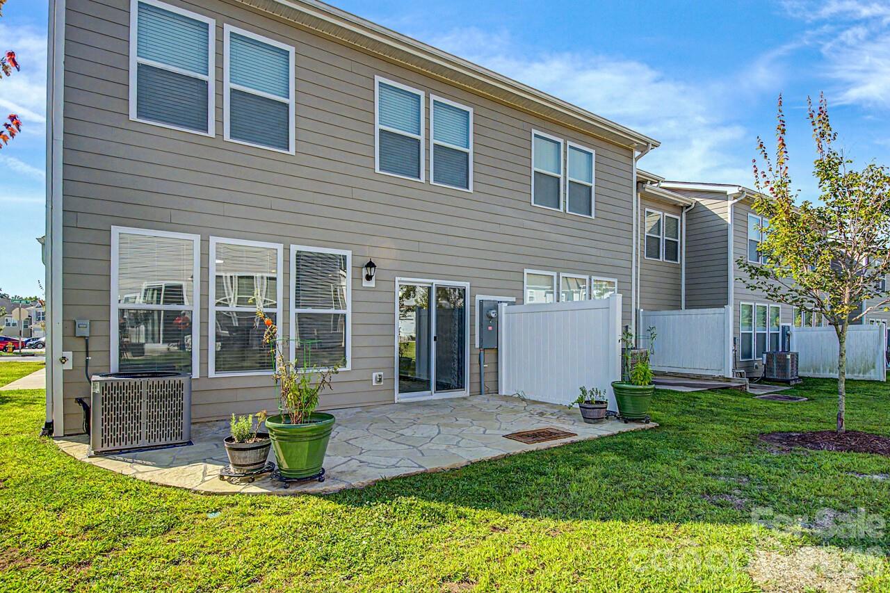 Townhouse at 33 Cedar Hill Road, Hendersonville, photo 41 of 44
