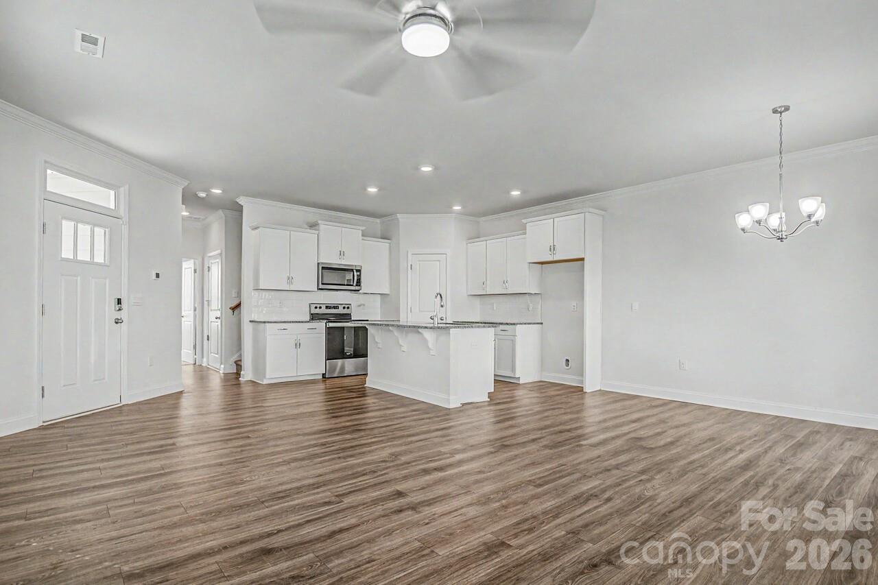 Townhouse at 33 Cedar Hill Road, Hendersonville, photo 6 of 44