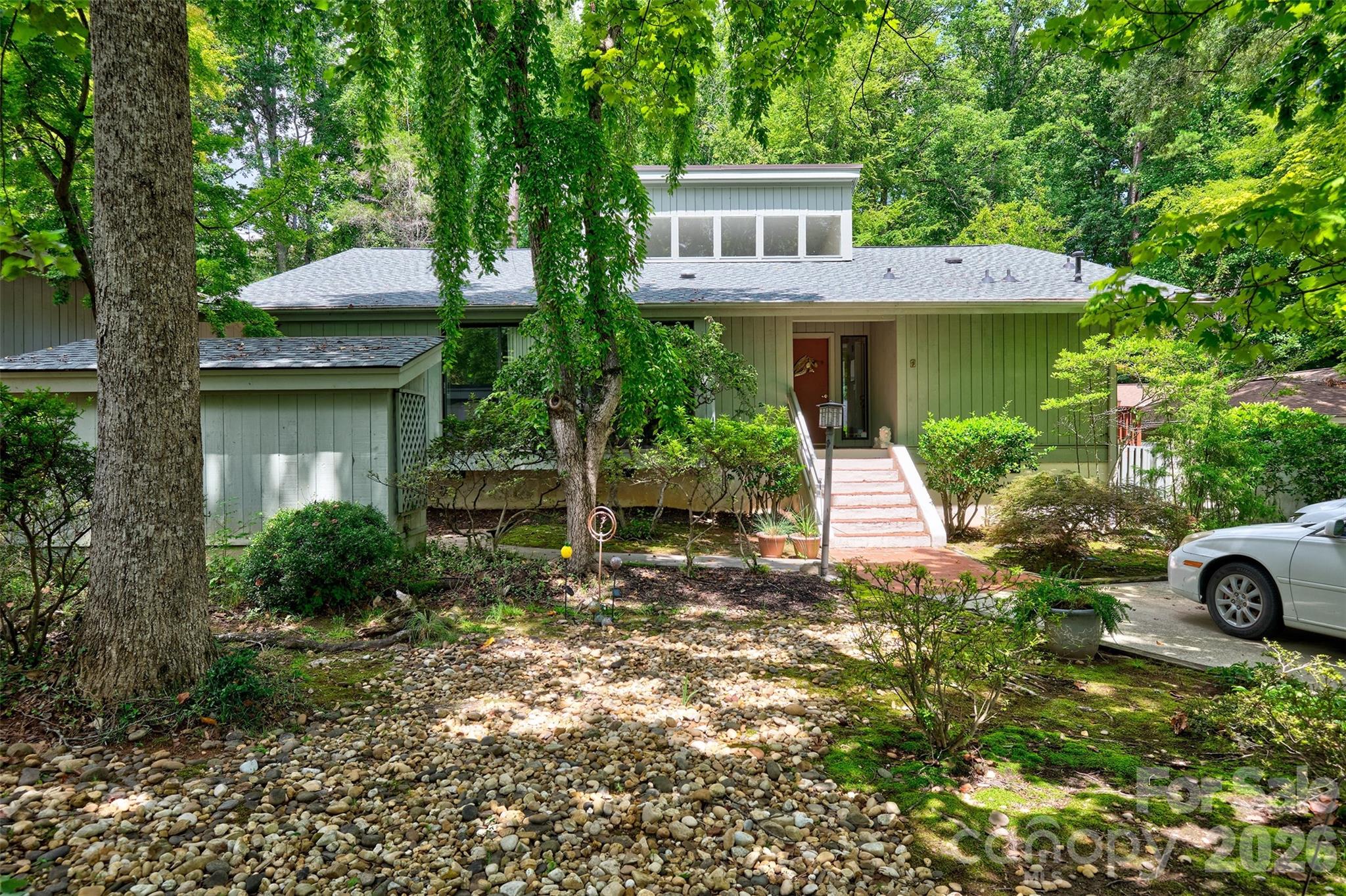 3 King Haigler Chase Street