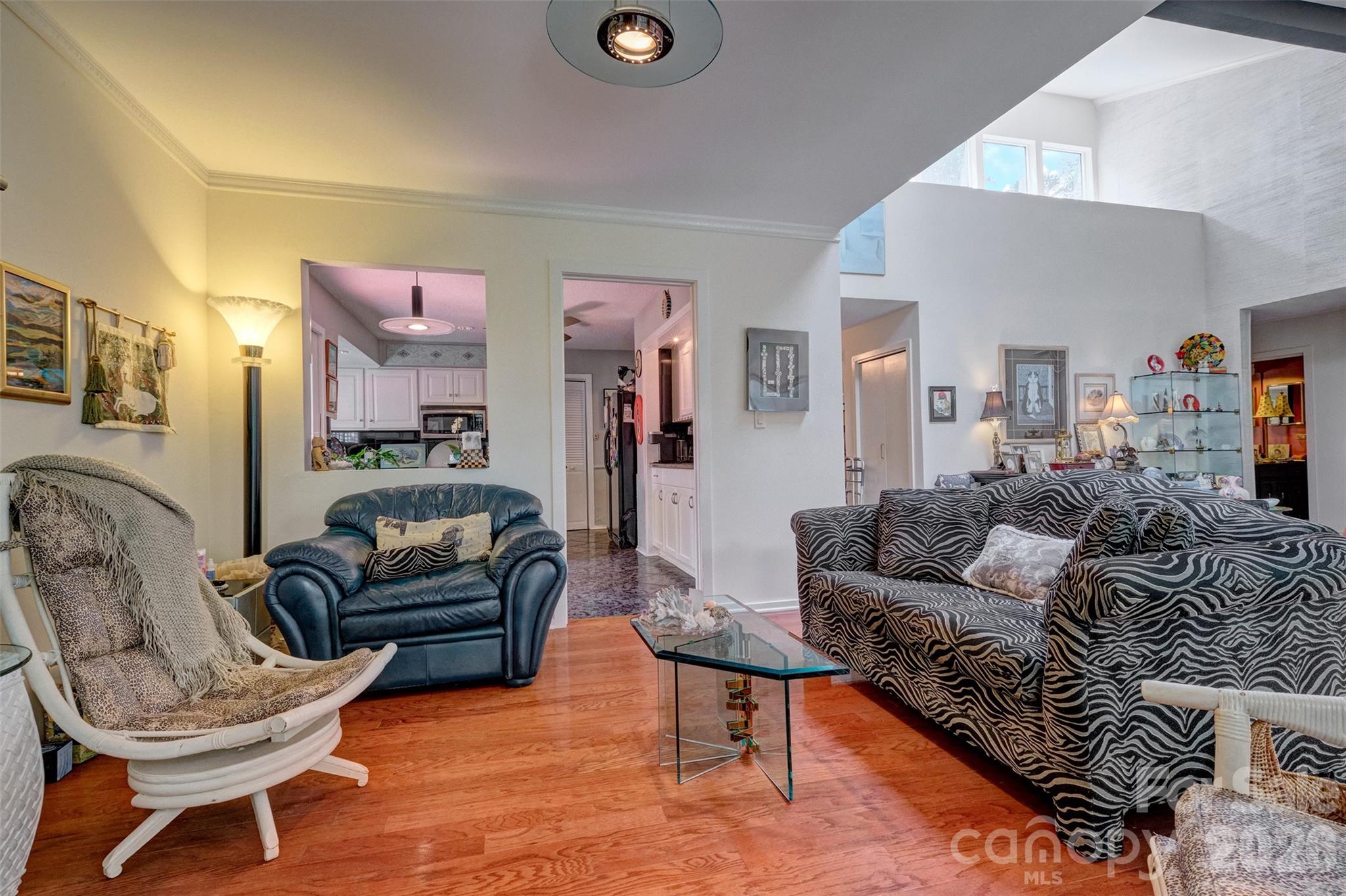 Single Family Residence at 3 King Haigler Chase Street, Lake Wylie, photo 7 of 33