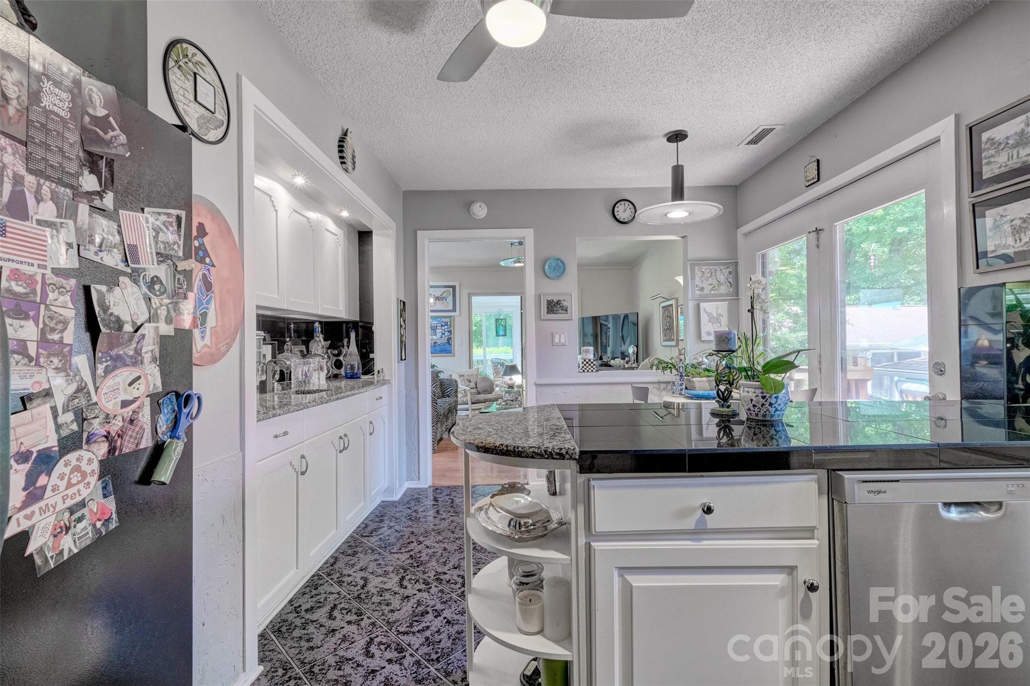 Single Family Residence at 3 King Haigler Chase Street, Lake Wylie, photo 13 of 33