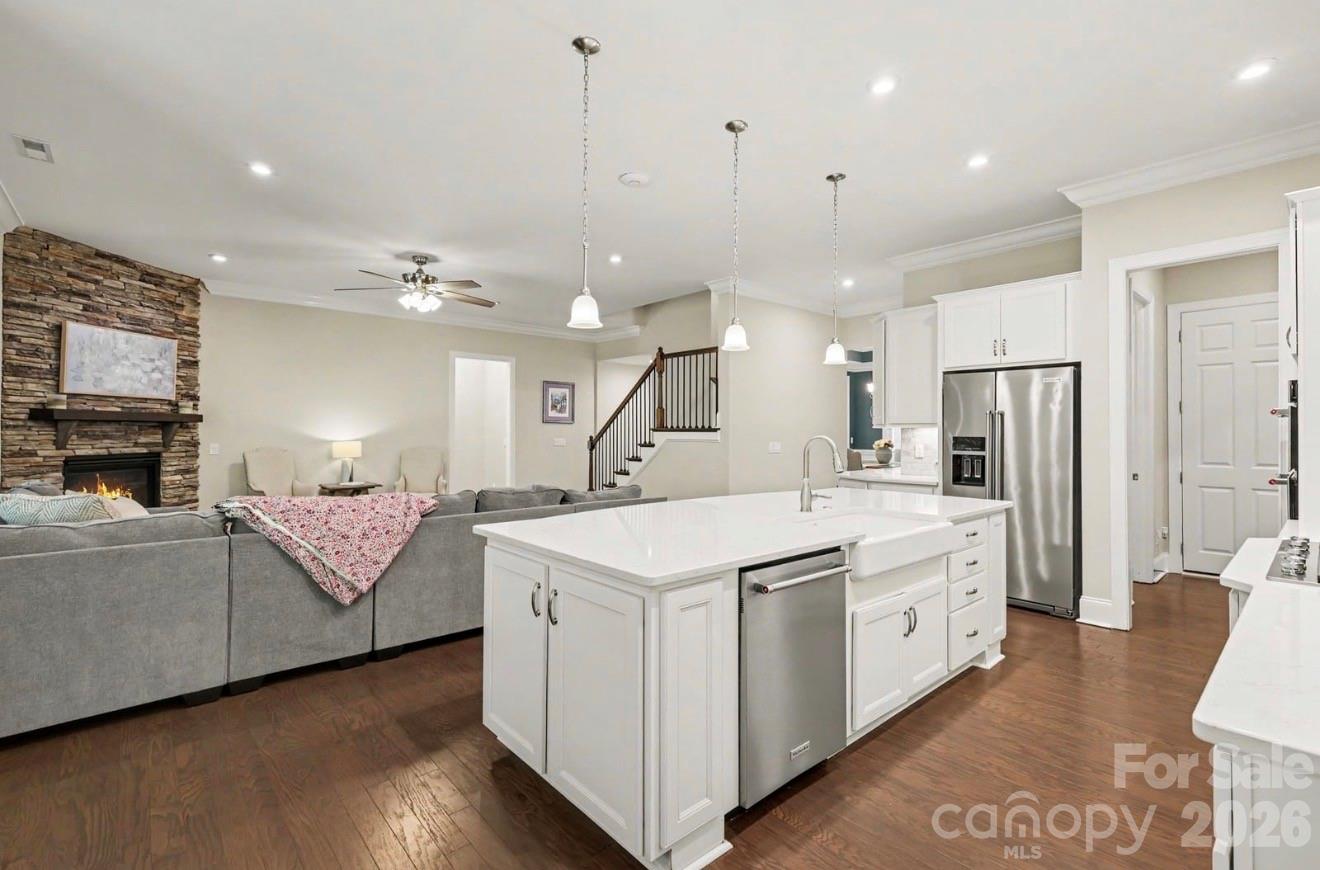 Single Family Residence at 113 Cross Current Lane, Belmont, photo 11 of 48