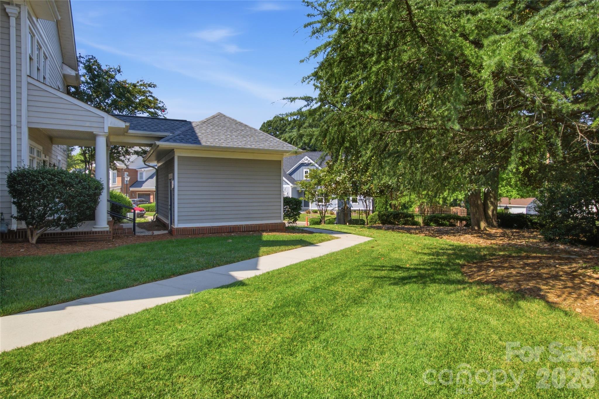 Condominium at 1056 The Glen Street, Statesville, photo 10 of 41