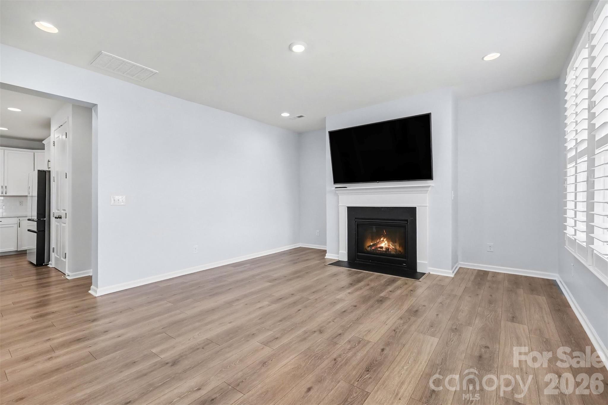 Single Family Residence at 8017 Creek Park Drive, Denver, photo 7 of 31