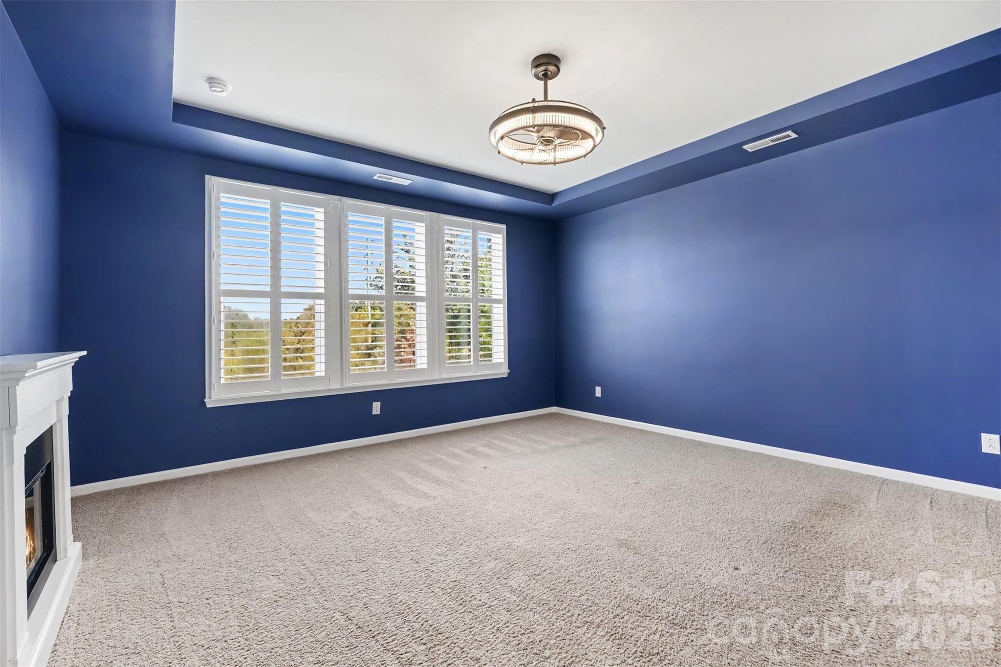 Single Family Residence at 8017 Creek Park Drive, Denver, photo 15 of 31