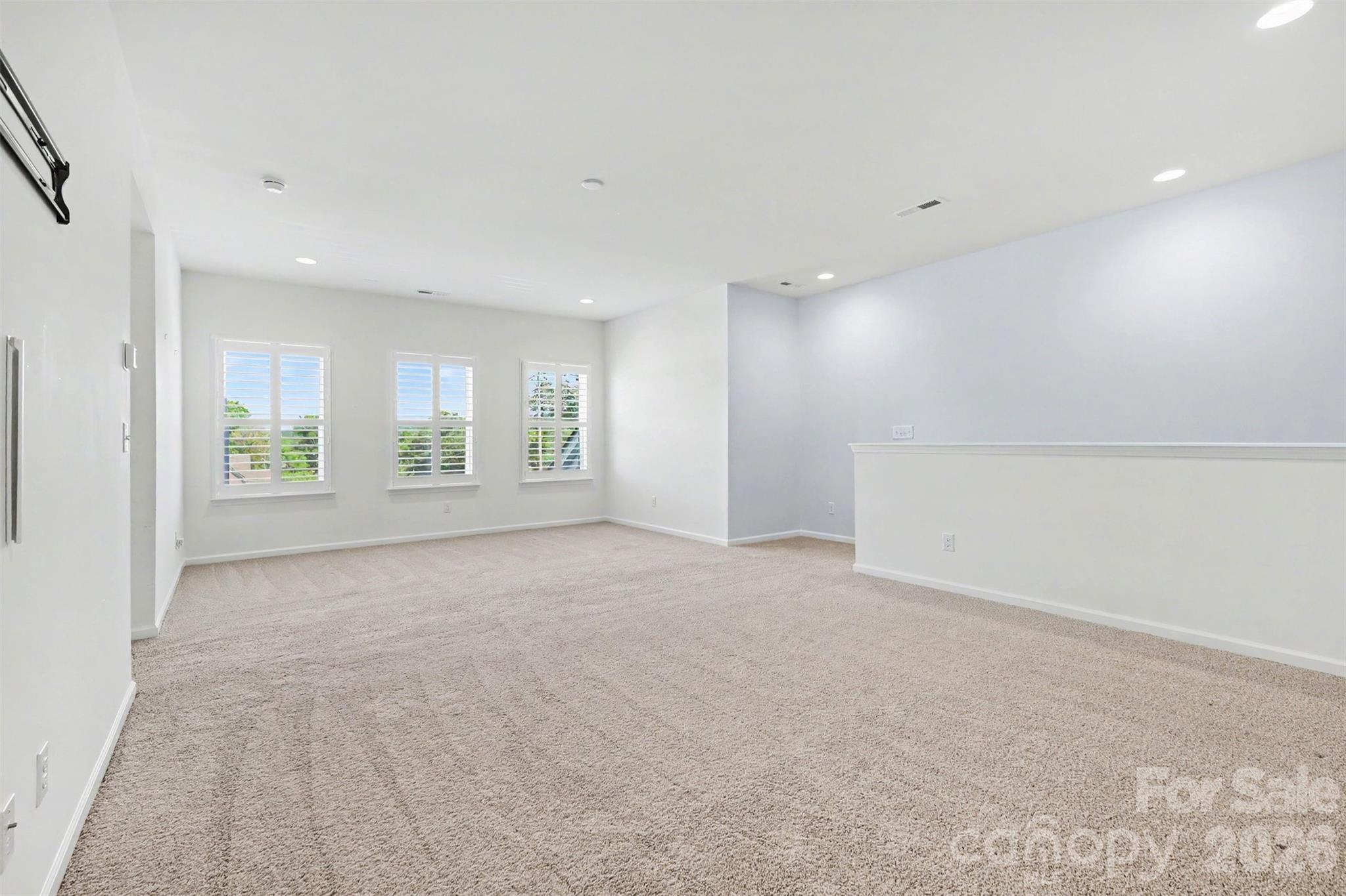 Single Family Residence at 8017 Creek Park Drive, Denver, photo 20 of 31