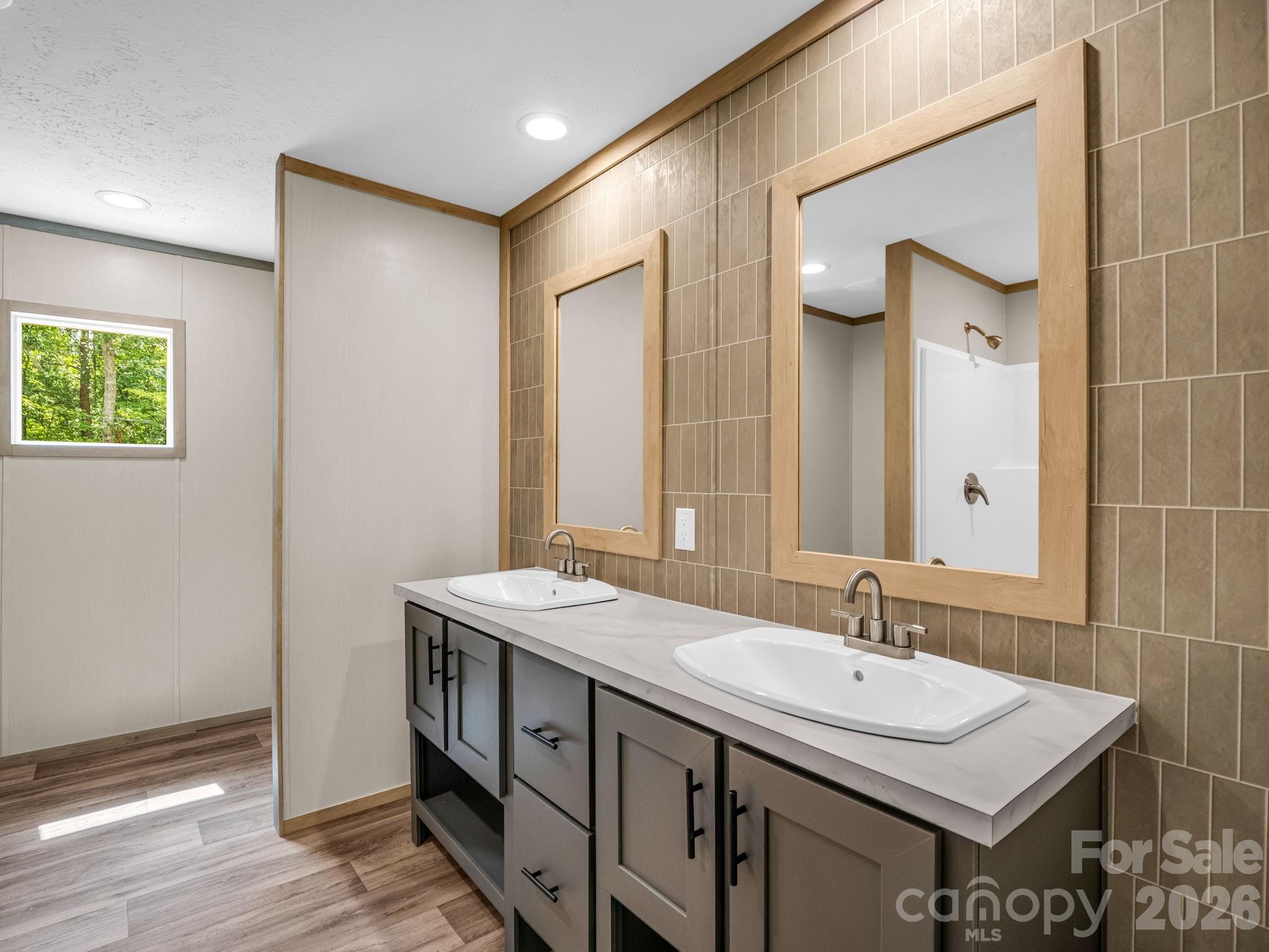 PRIMARY BATH - 2617 Hudlow Road, Forest City