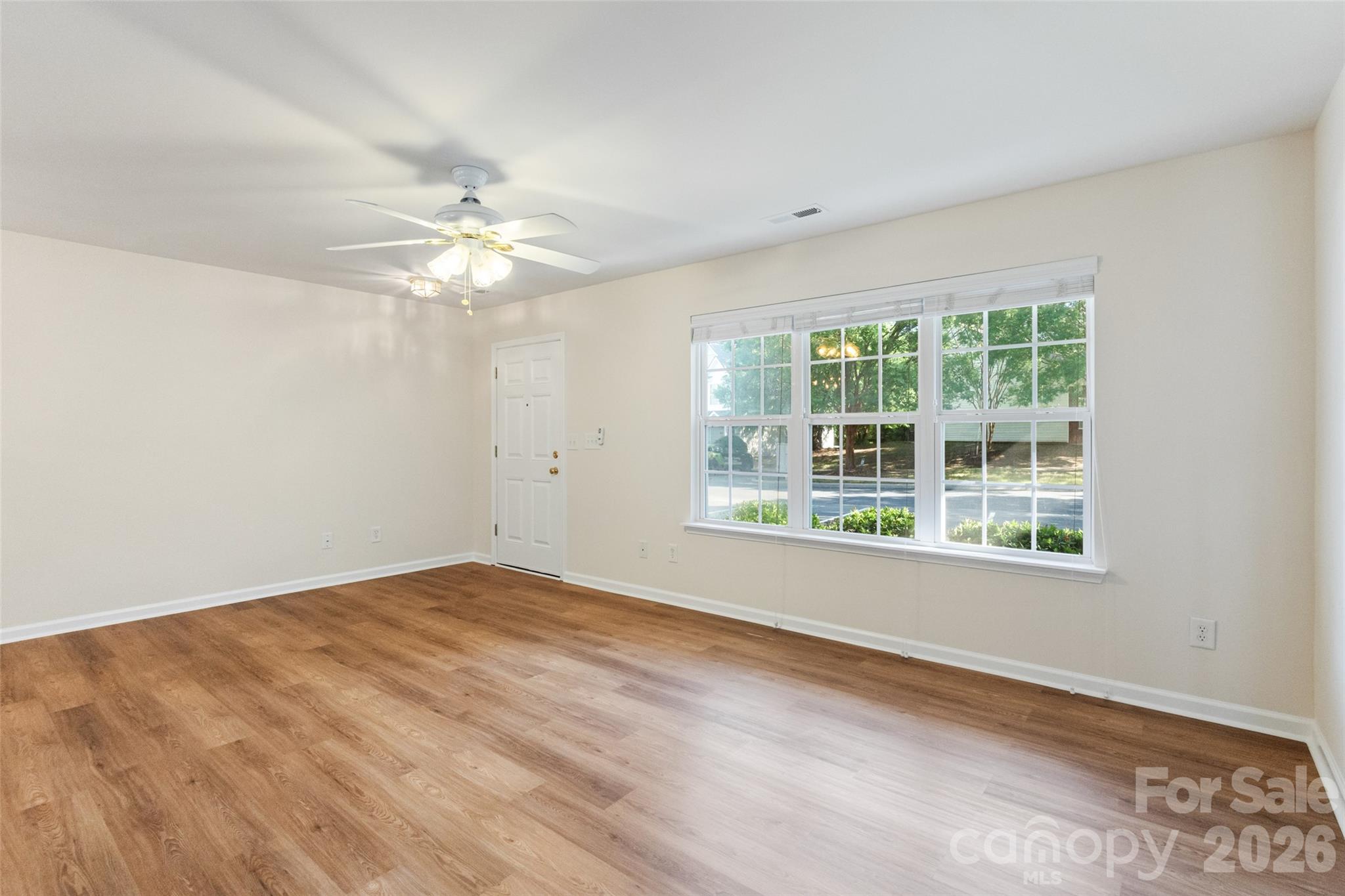 Townhouse at 713 Rock Lake Glen, Fort Mill, photo 6 of 30