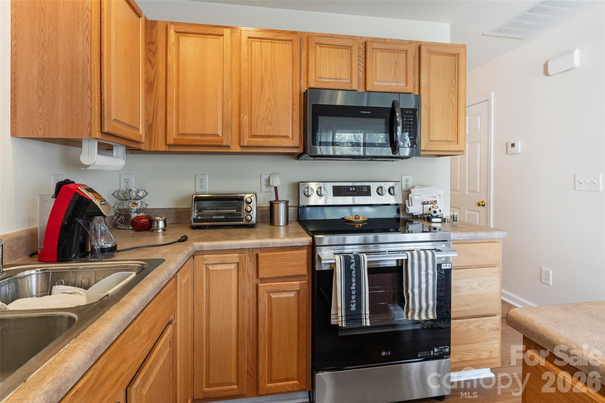 Townhouse at 713 Rock Lake Glen, Fort Mill, photo 12 of 30