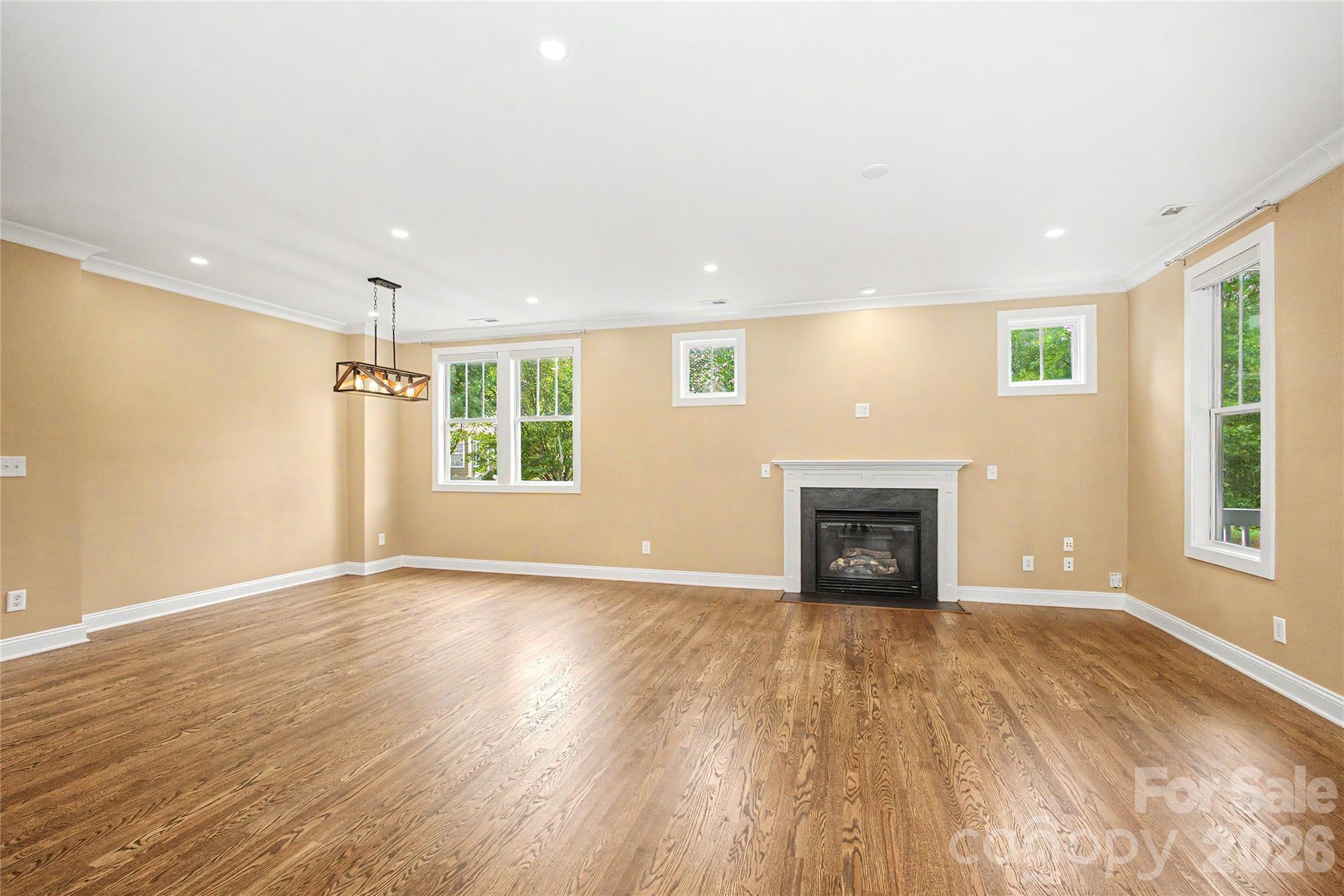 Single Family Residence at 10020 Vanguard Parkway, Huntersville, photo 3 of 31
