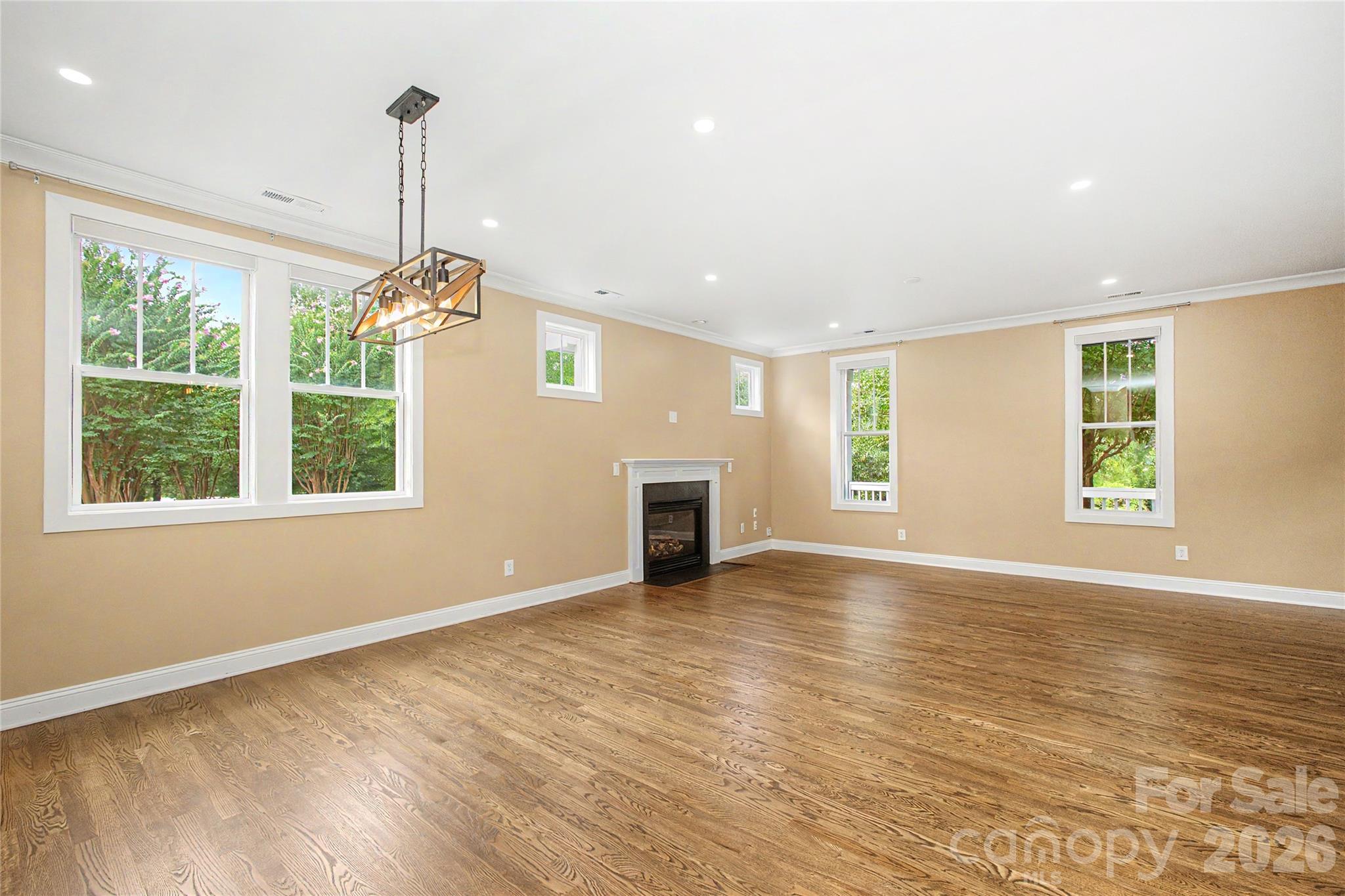 Single Family Residence at 10020 Vanguard Parkway, Huntersville, photo 5 of 31