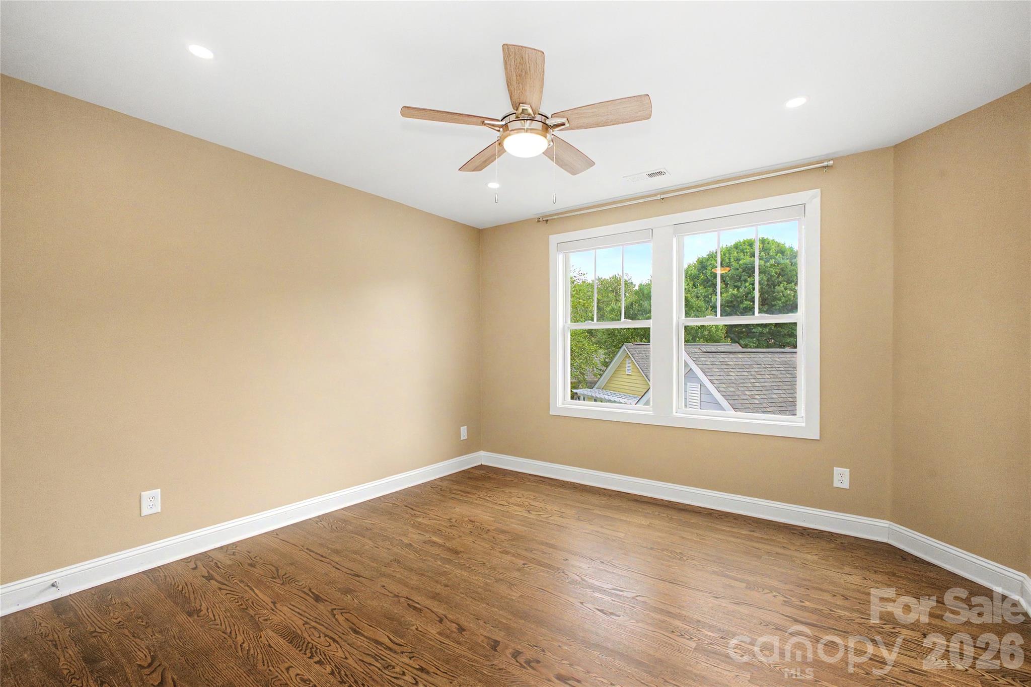 Single Family Residence at 10020 Vanguard Parkway, Huntersville, photo 11 of 31