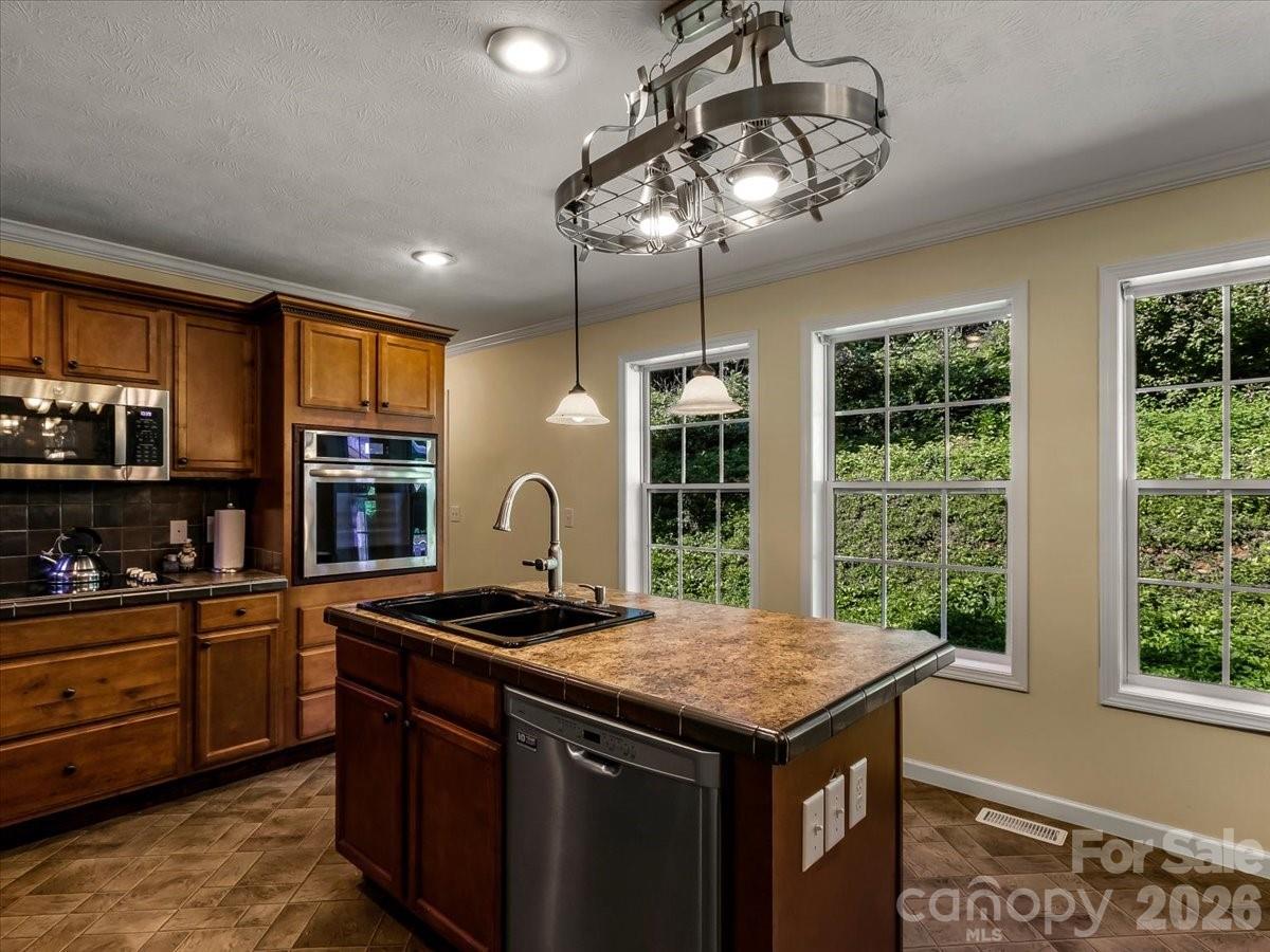 Single Family Residence at 195 Banjo Branch Road, Burnsville, photo 8 of 32