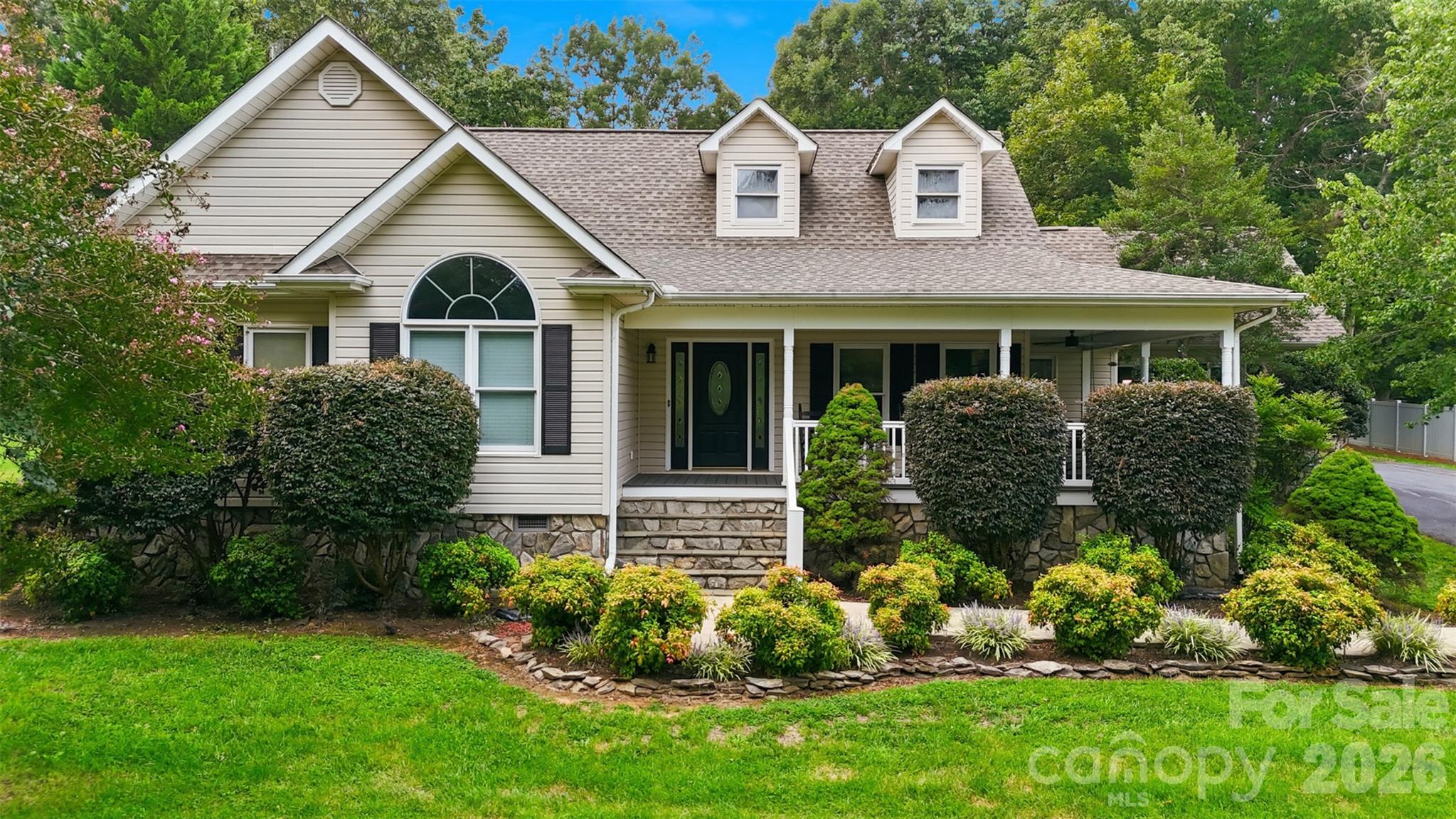 Single Family Residence at 107 Shawnee Trail, Maiden, photo 2 of 40