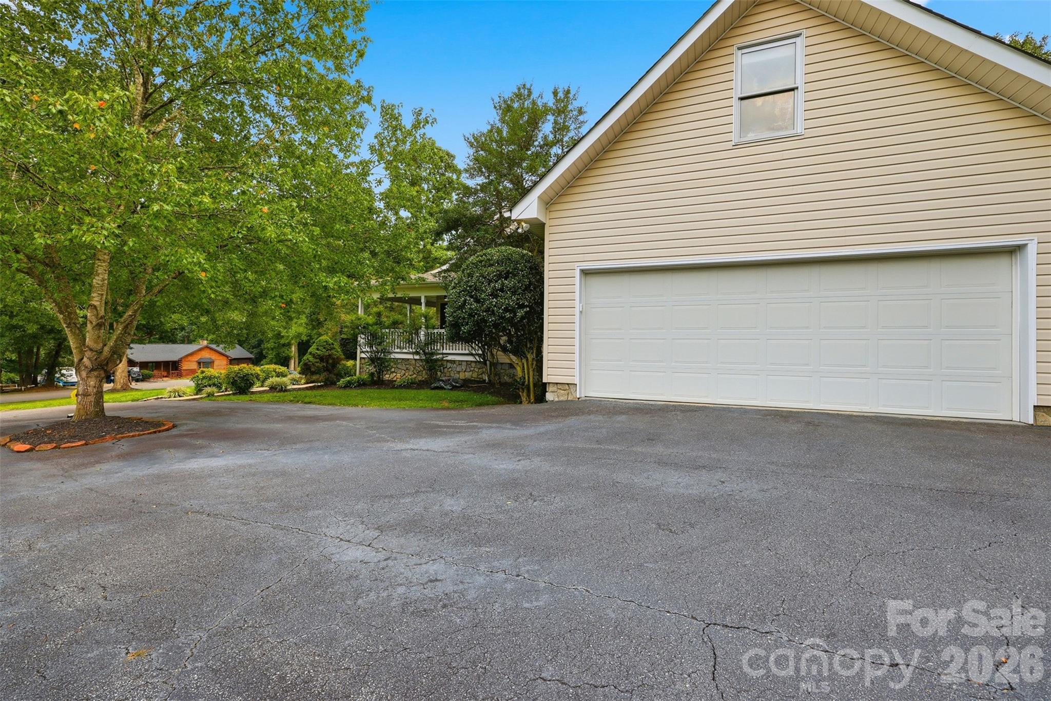 Single Family Residence at 107 Shawnee Trail, Maiden, photo 7 of 40
