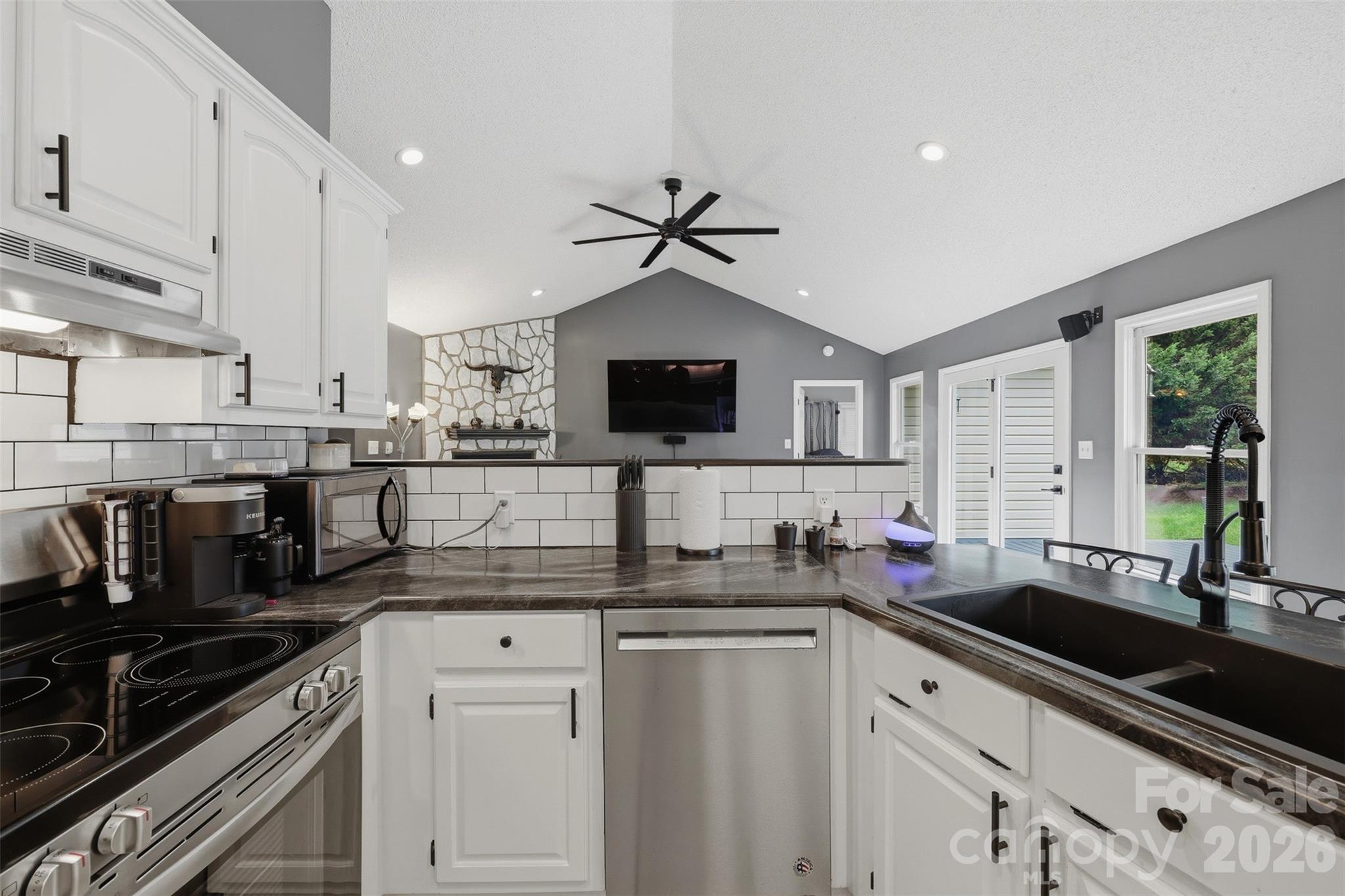 Single Family Residence at 107 Shawnee Trail, Maiden, photo 18 of 40