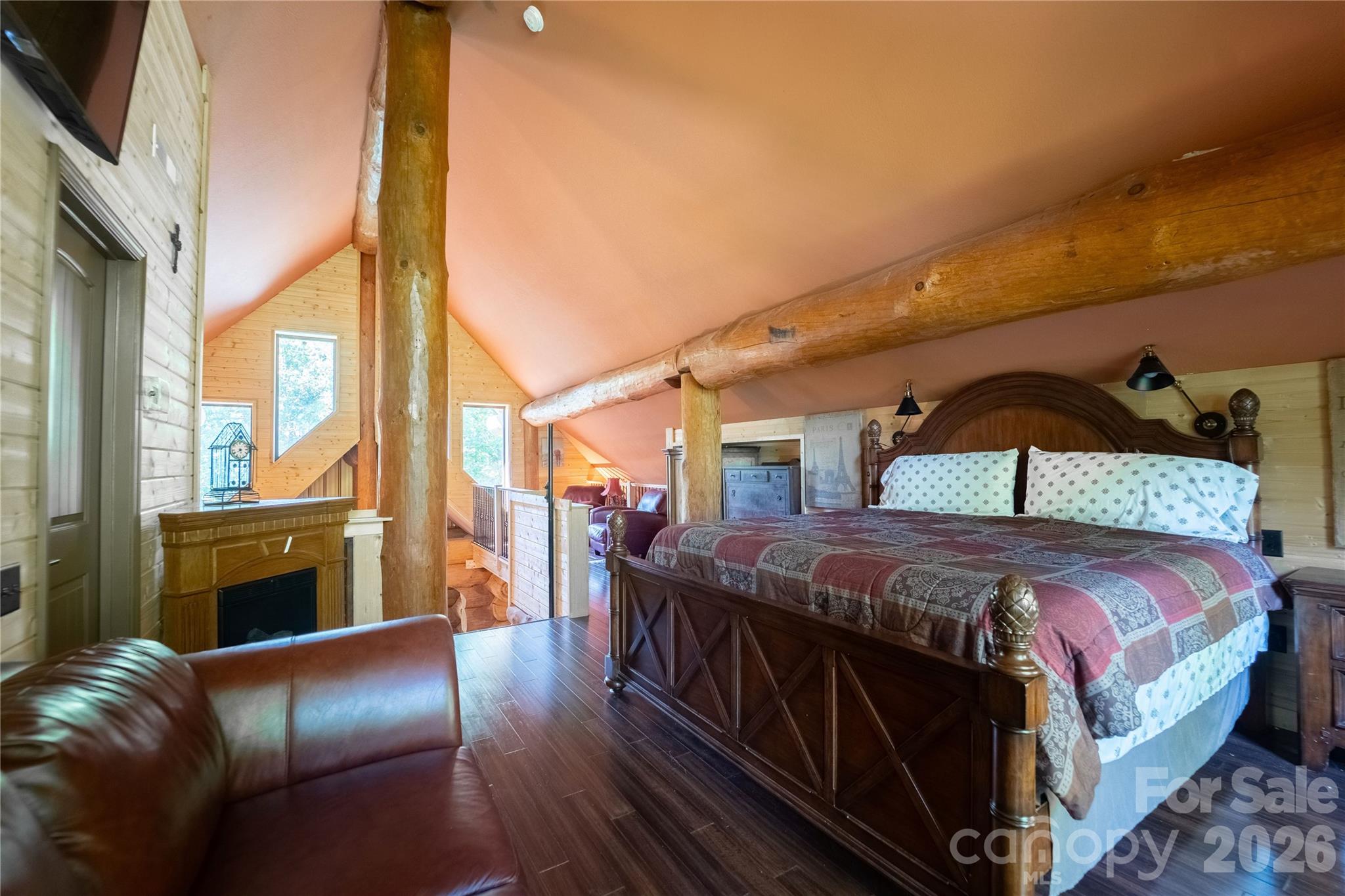 loft bedroom - 142 W Southwood Drive, Brevard