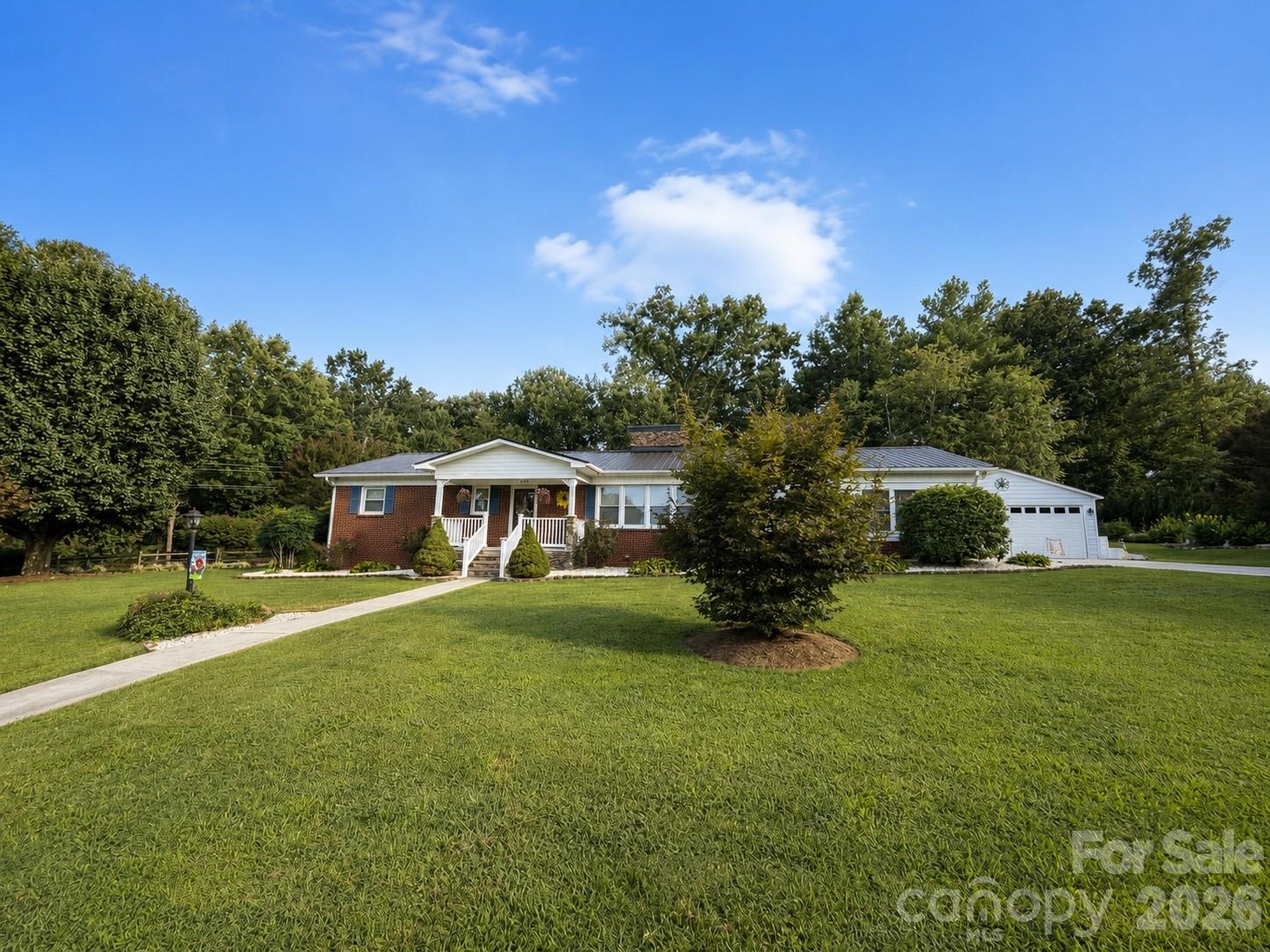 Single Family Residence at 105 Merrywood Drive, Lenoir, photo 5 of 46