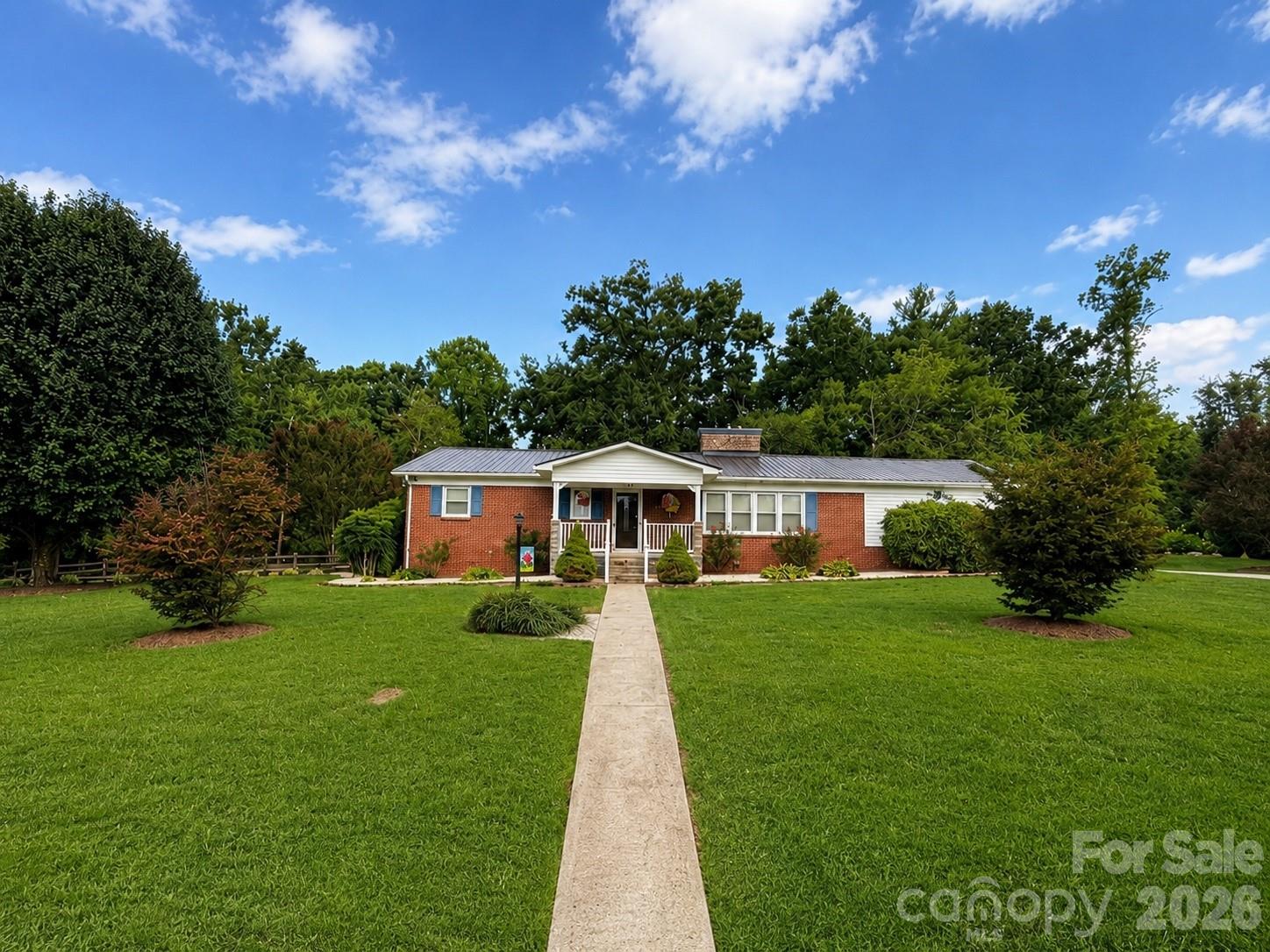 Single Family Residence at 105 Merrywood Drive, Lenoir, photo 8 of 46