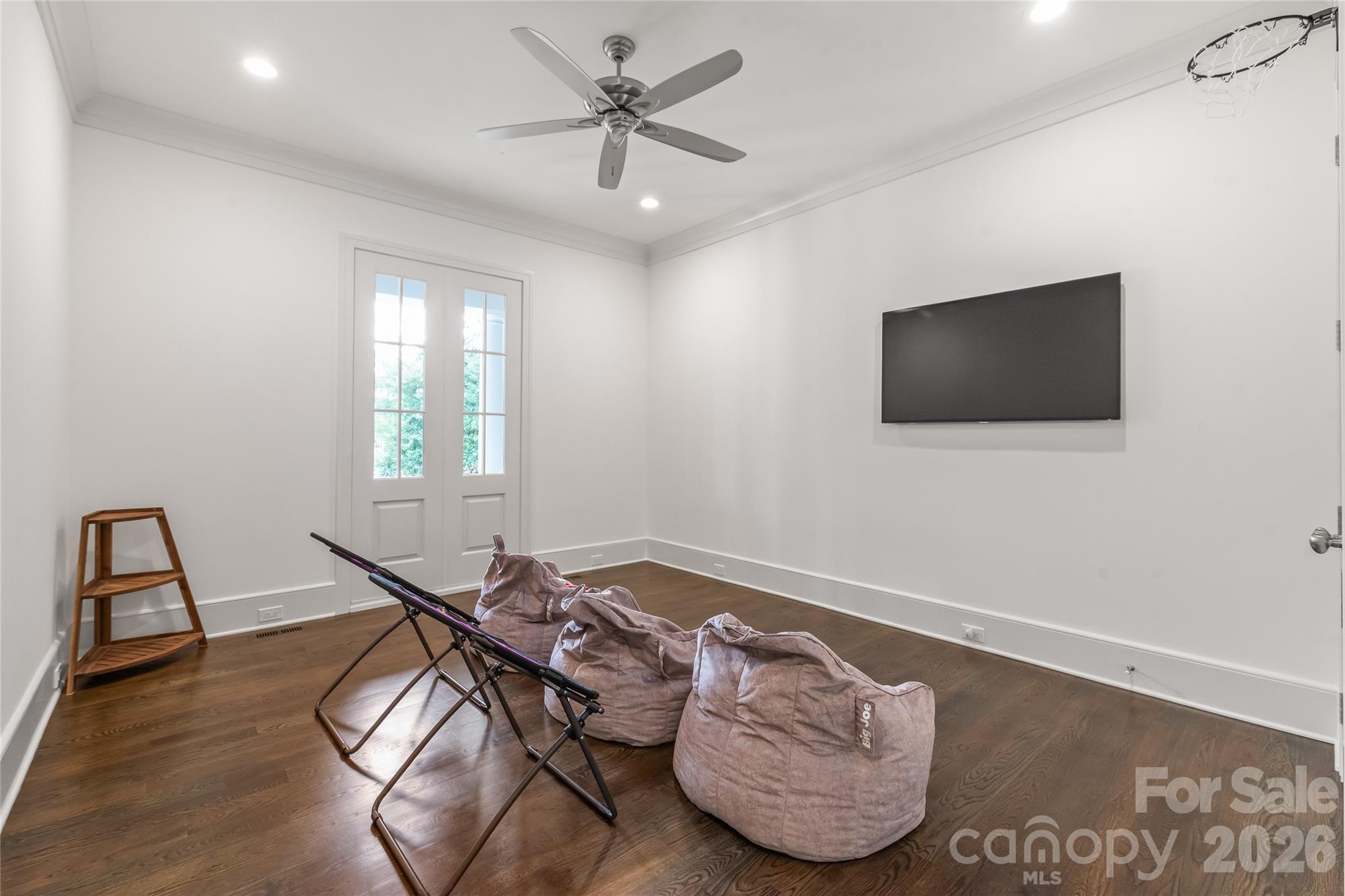 Single Family Residence at 2800 Wintergreen Drive, Charlotte, photo 9 of 48