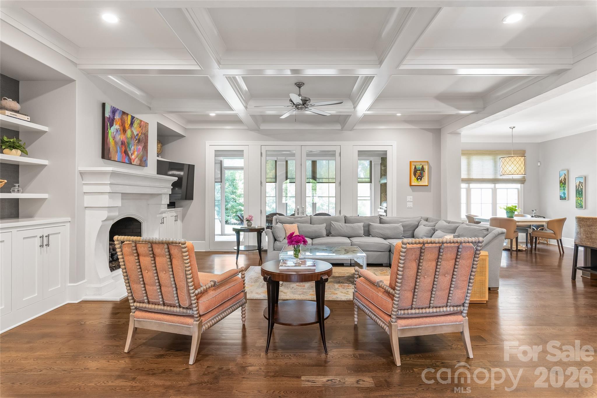 Open and bright. A true gathering space - 2800 Wintergreen Drive, Charlotte