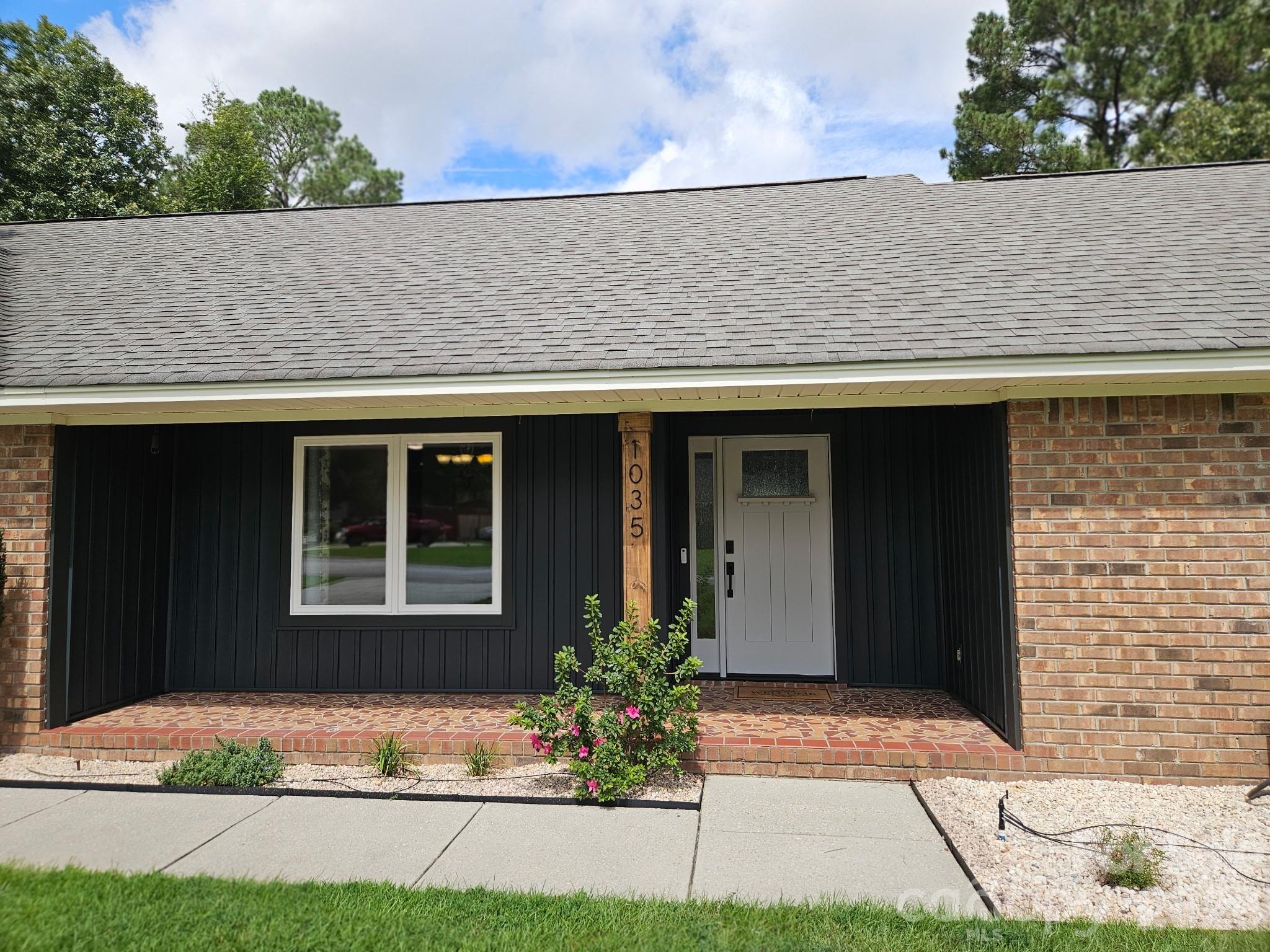 Front Porch - 1035 Waterway Drive, Sumter
