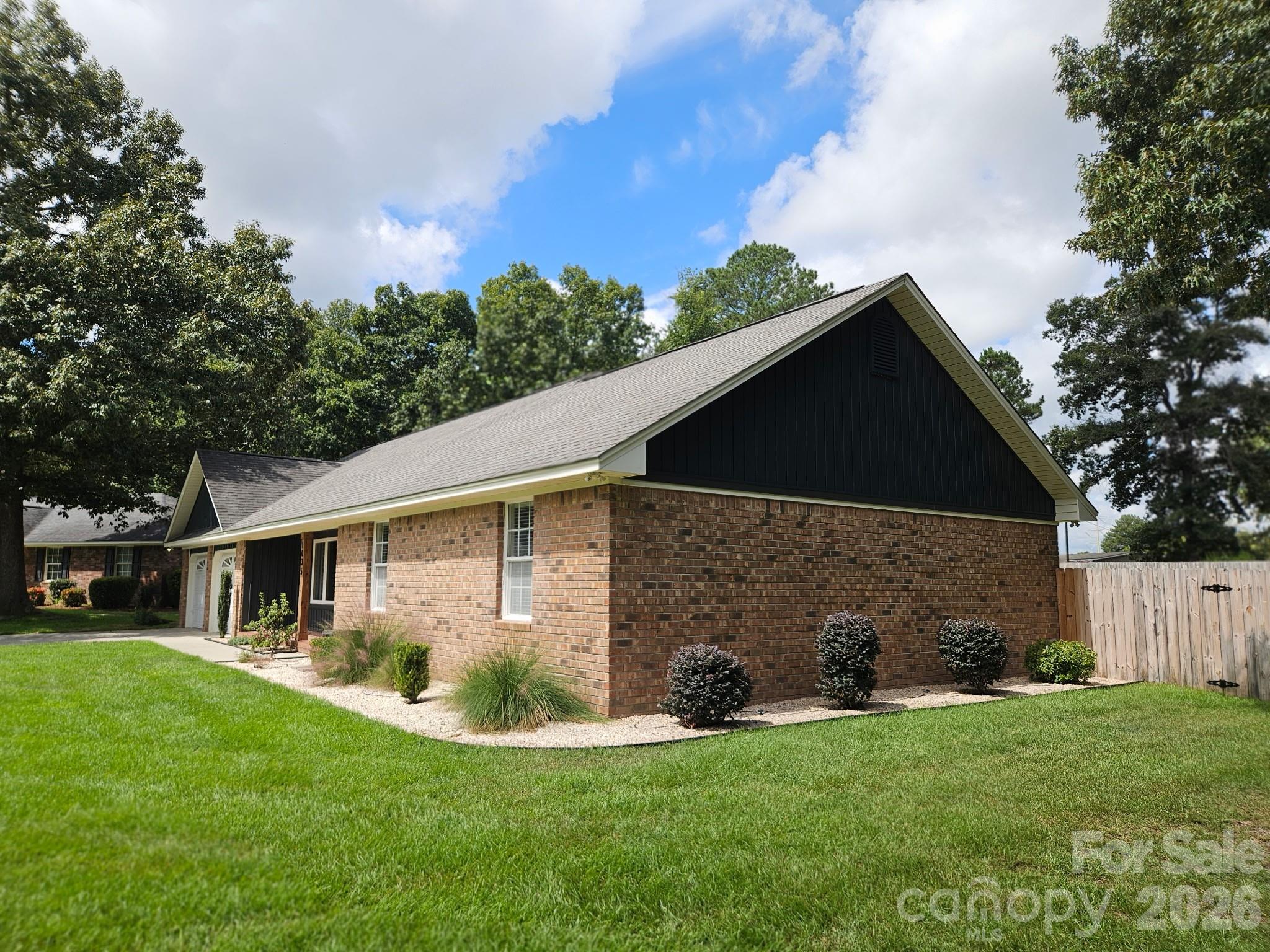 Front Right Side - 1035 Waterway Drive, Sumter