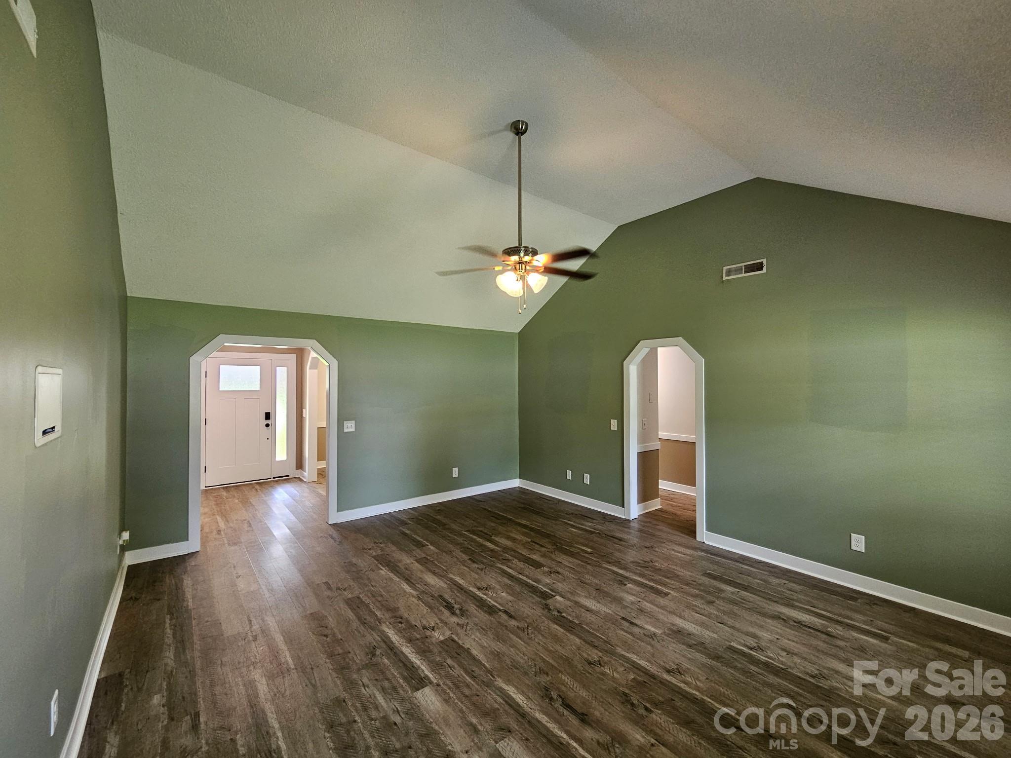 Living Room - 1035 Waterway Drive, Sumter