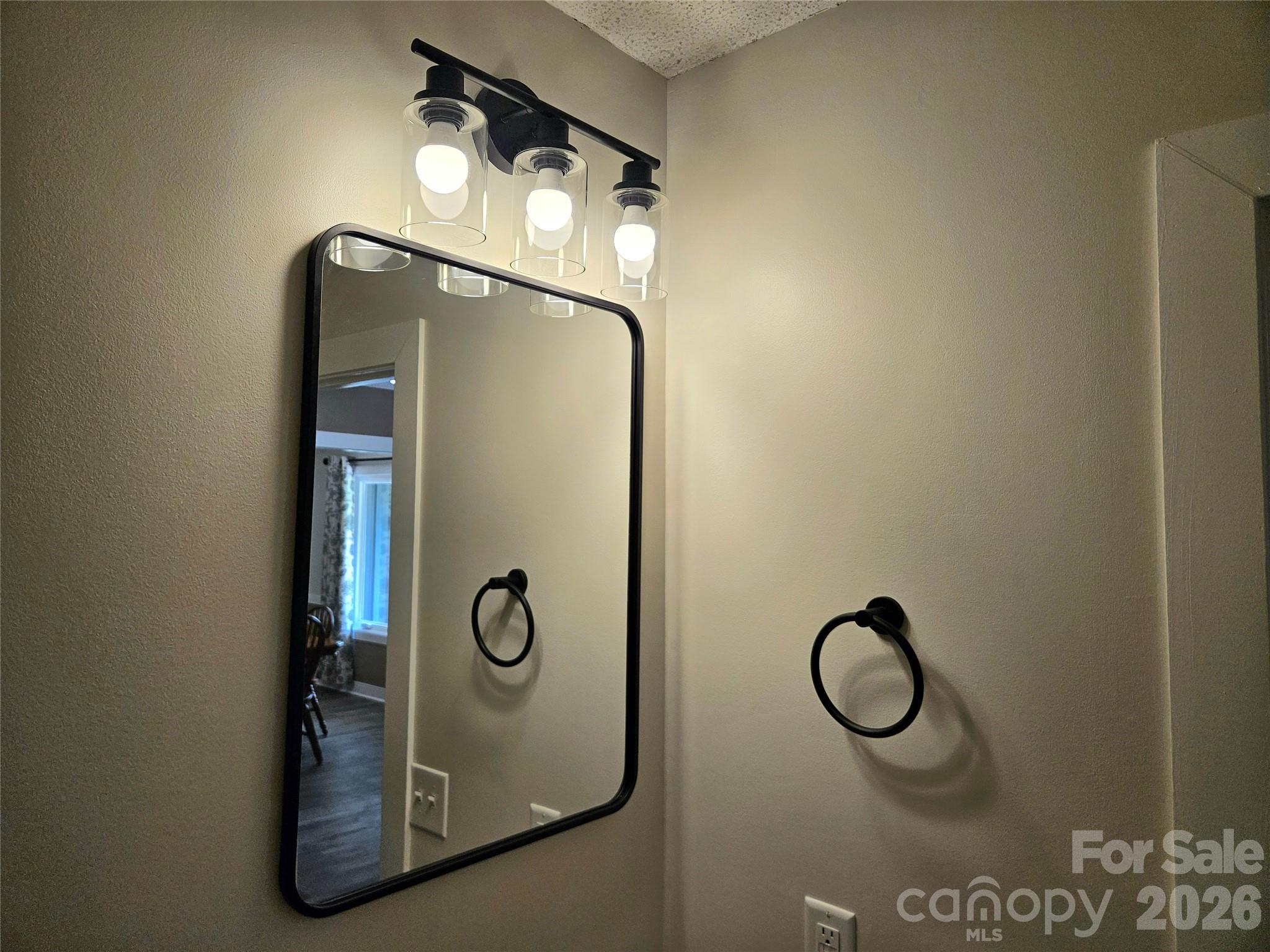 Hall Bath - 1035 Waterway Drive, Sumter