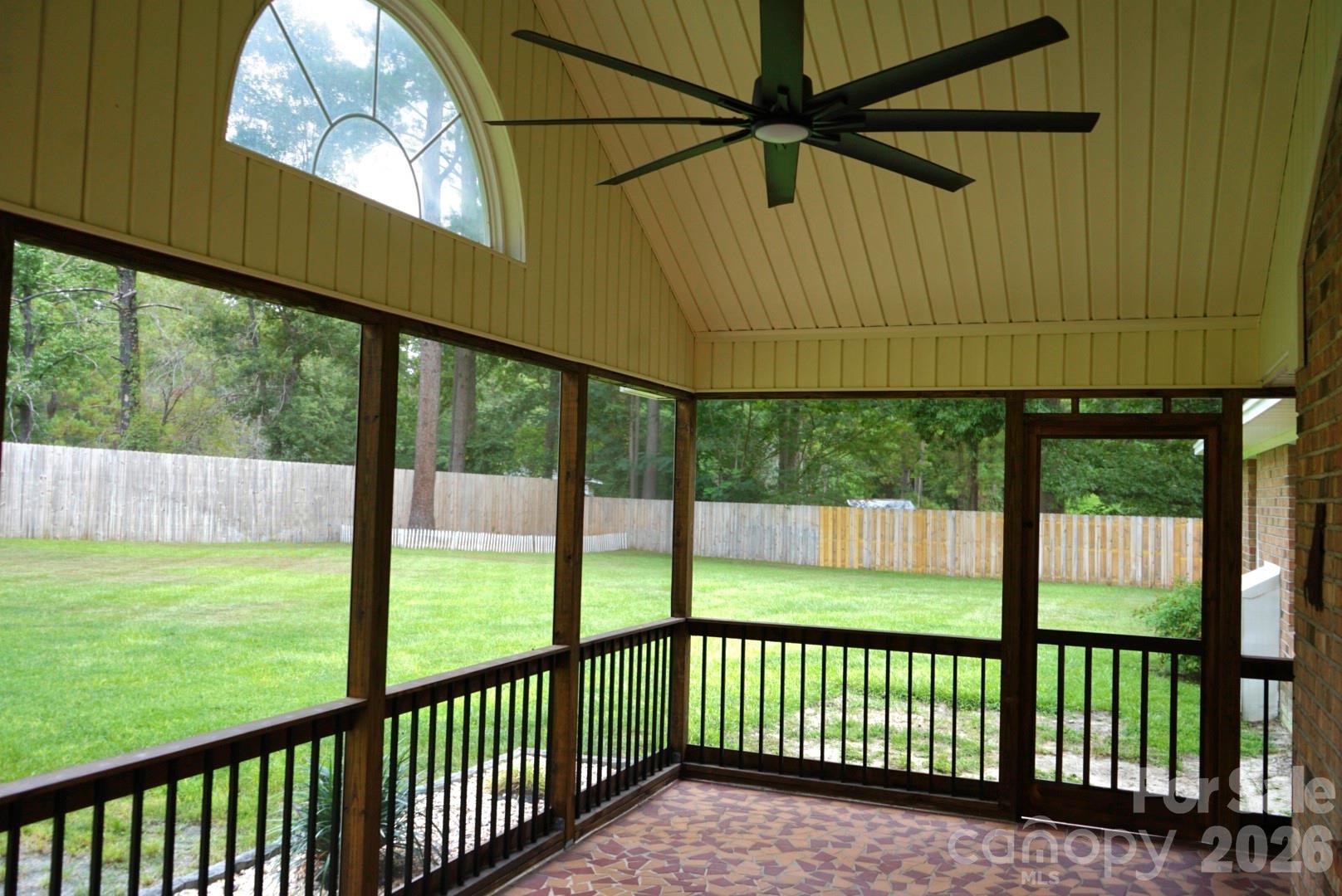 Covered Screened-In Porch - 1035 Waterway Drive, Sumter