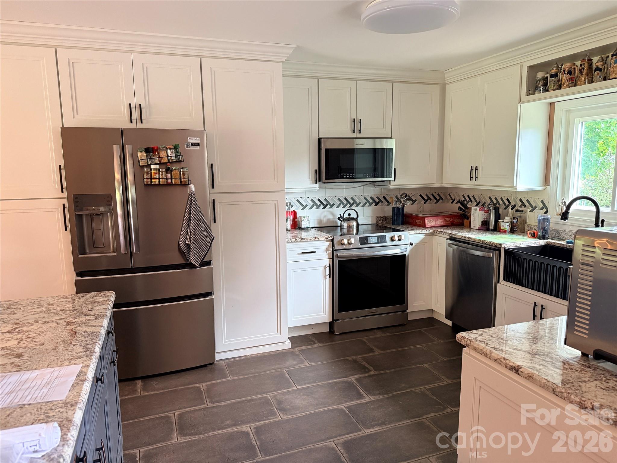 Single Family Residence at 455 Avery Lane, Newland, photo 10 of 48