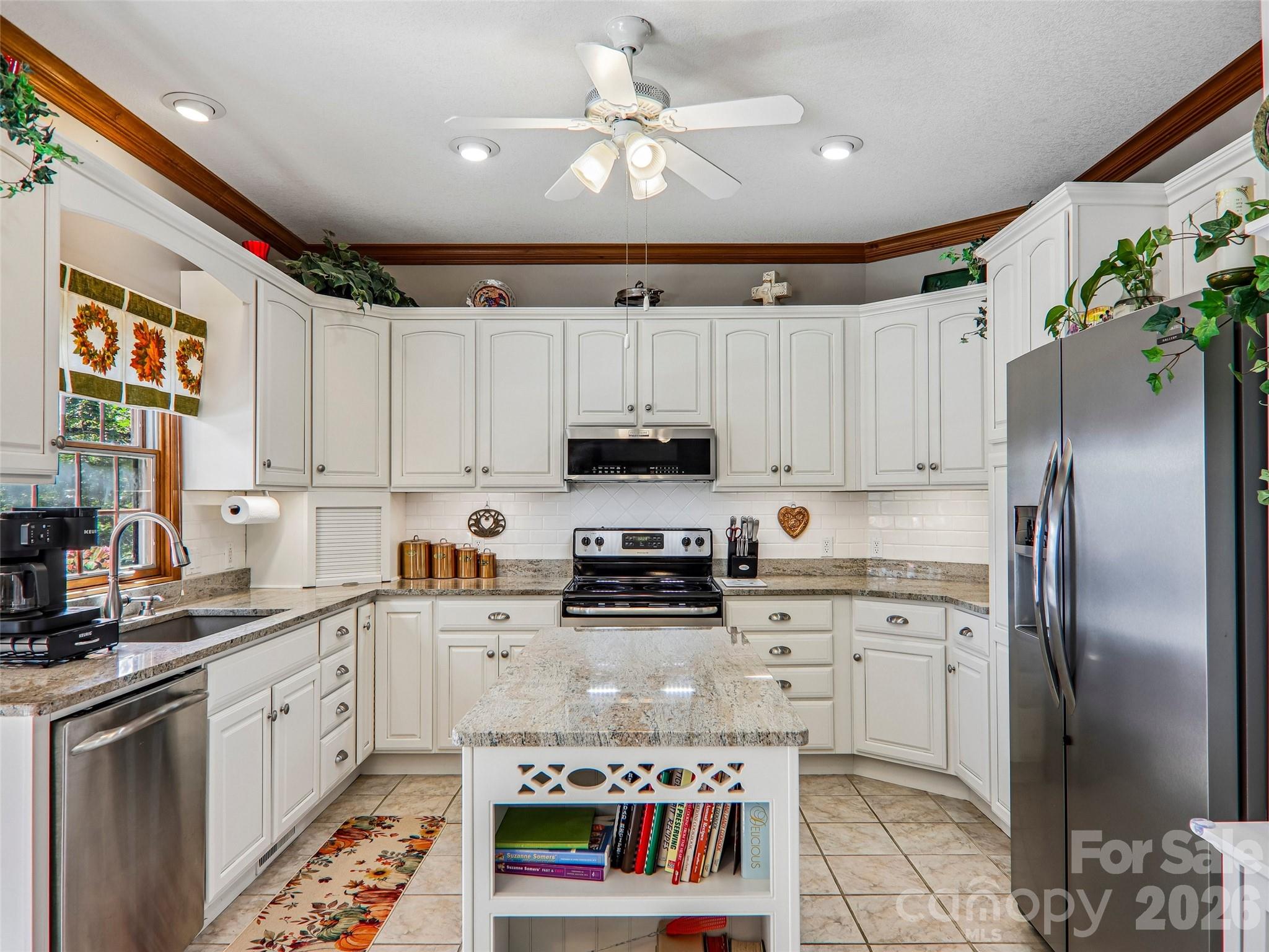 Updated kitchen, Granite counter tops, SS appliances. - 16 Hobe Crest, Hendersonville