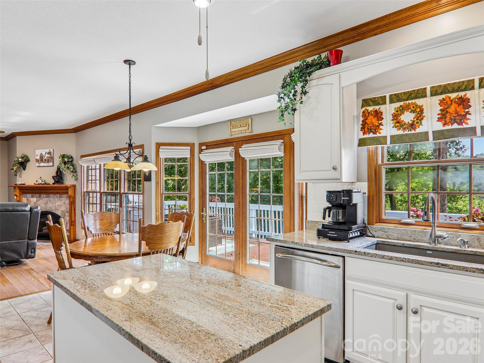 Kitchen over looks the back deck and the views. - 16 Hobe Crest, Hendersonville