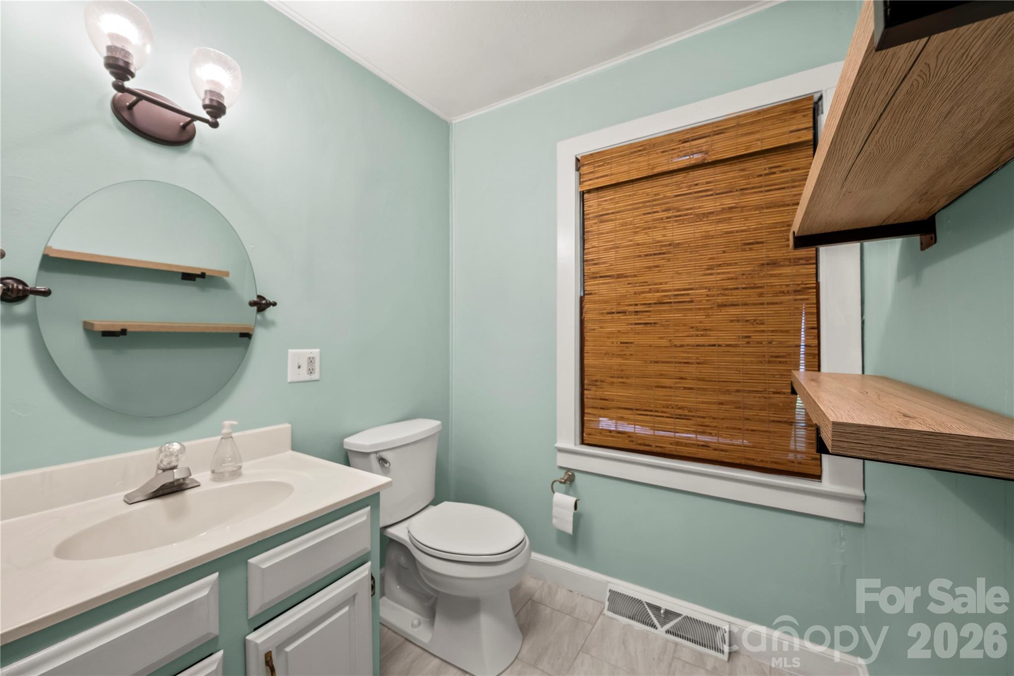 Single Family Residence at 2 Bostic Place, Asheville, photo 20 of 32