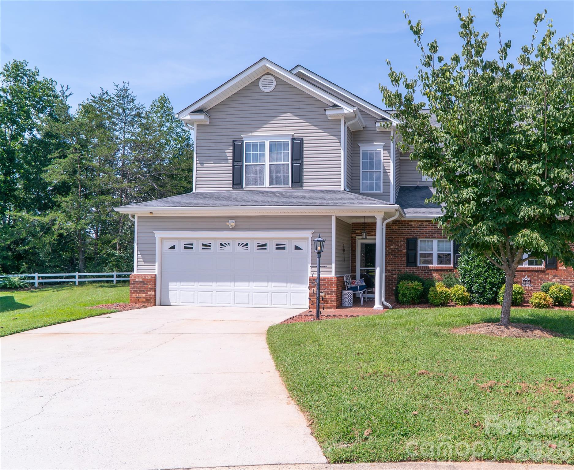 140 Lady Slipper Lane SW