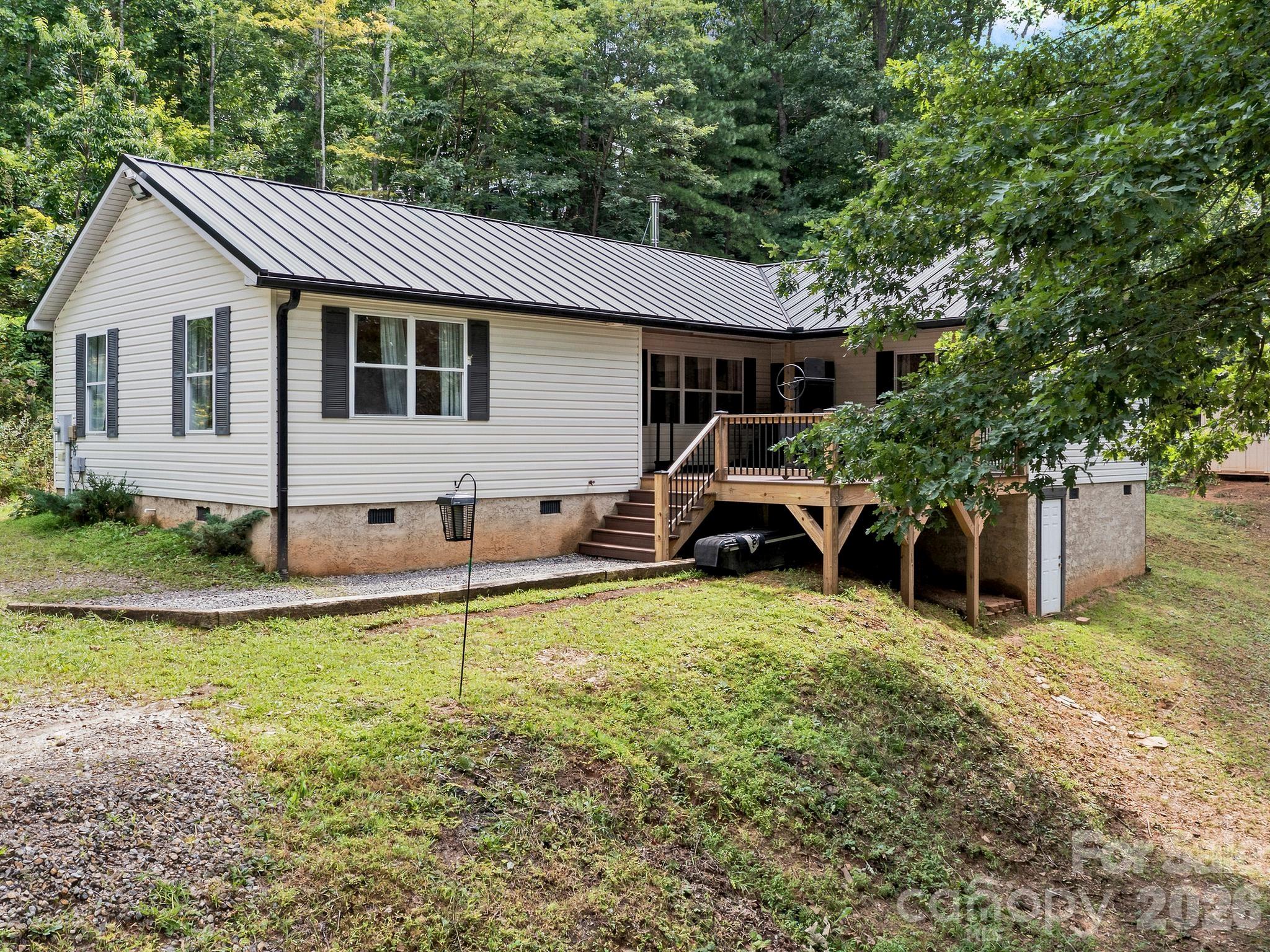 Upgraded Trex deck installed in late 2024 / early 2025. - 41 Bear Trail, Fairview