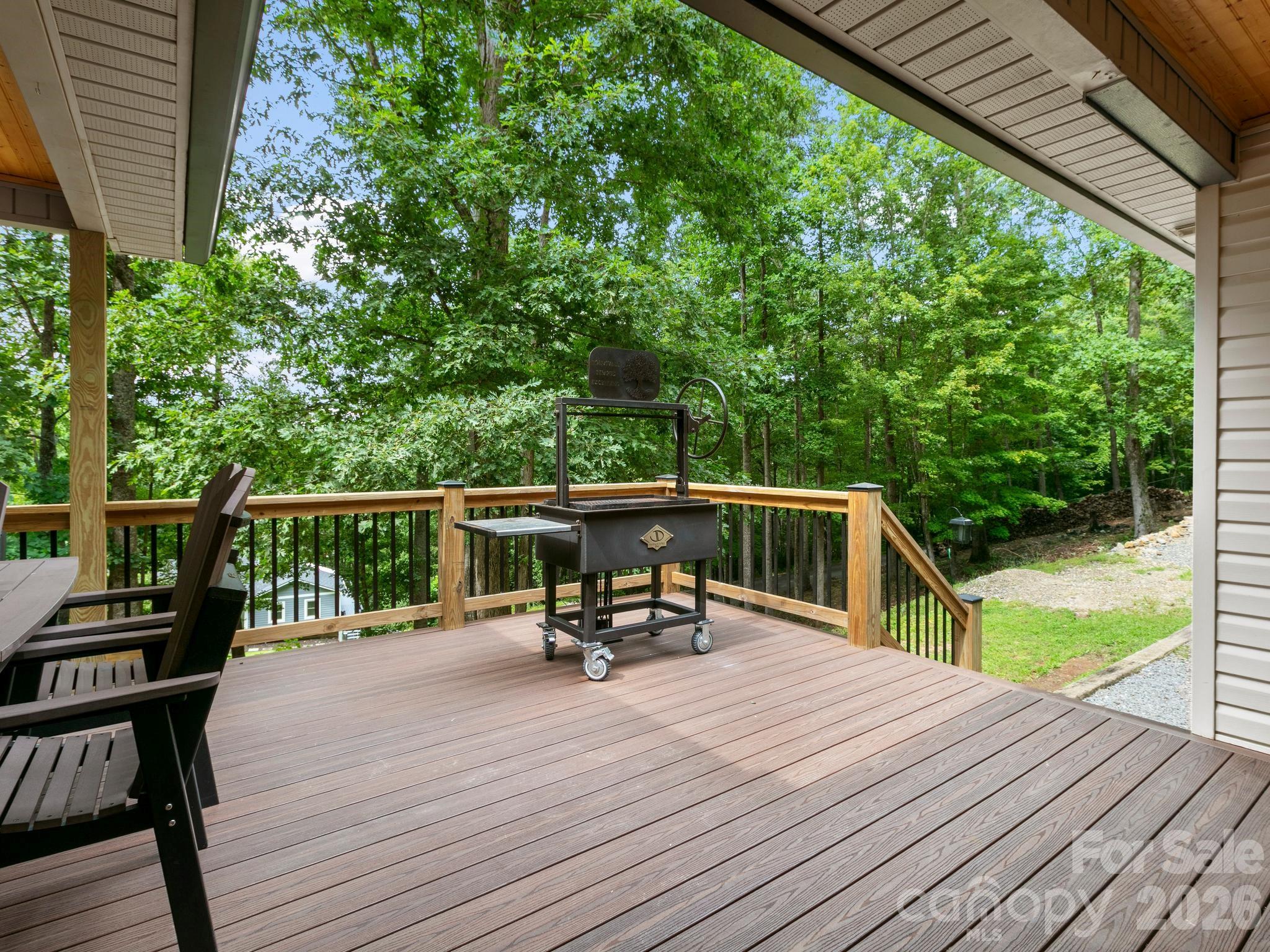 Durable and aesthetic Trex decking. - 41 Bear Trail, Fairview